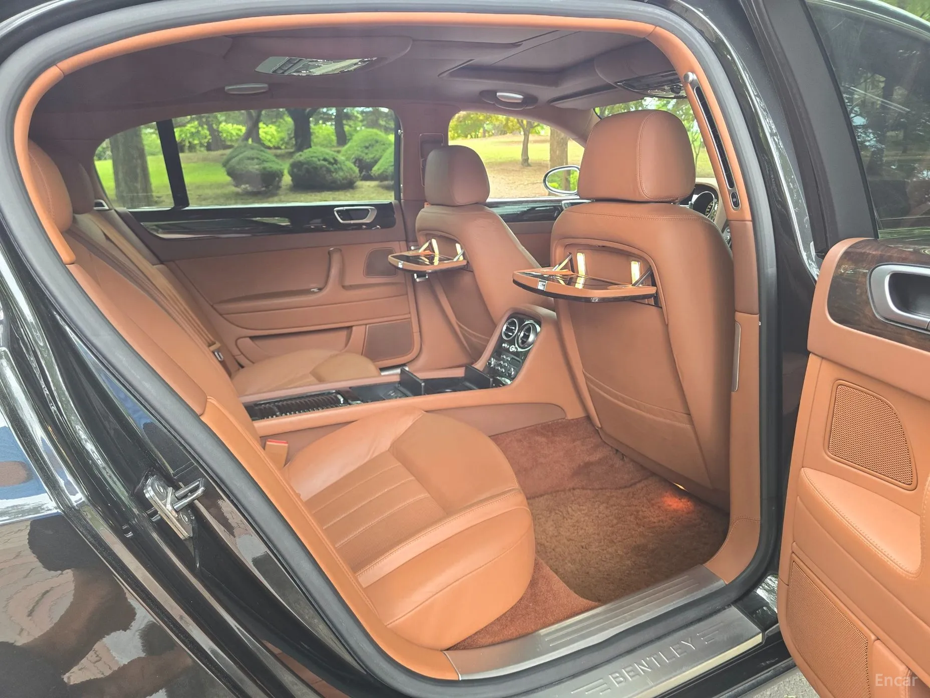 Bentley Flying Spur Gen 1 превью 13