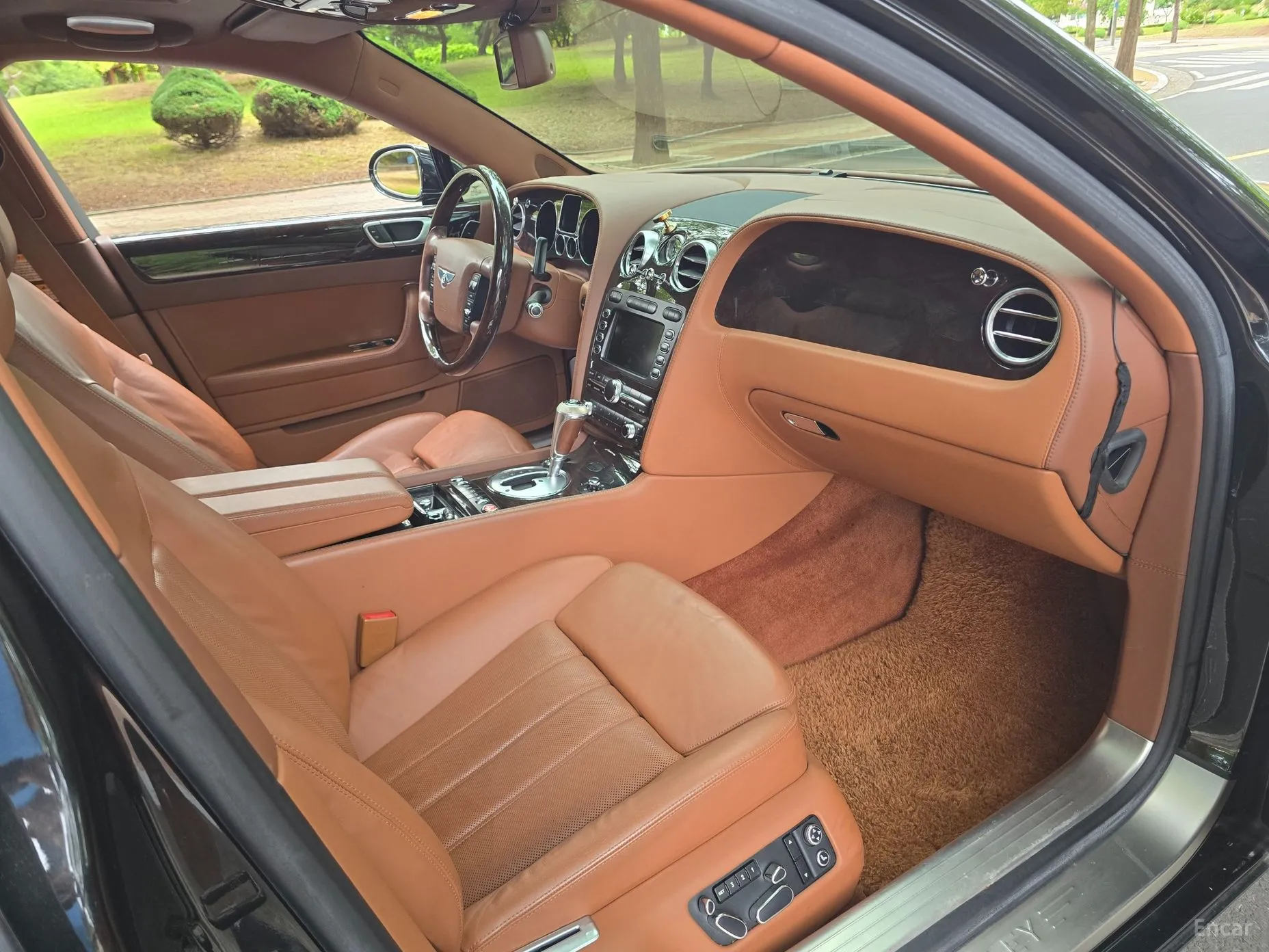 Bentley Flying Spur Gen 1 превью 16