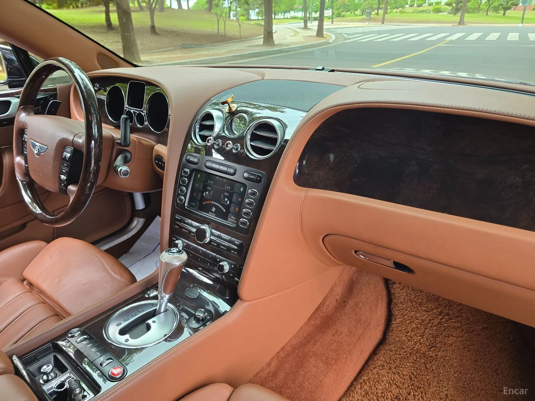Bentley Flying Spur Gen 1 превью 17
