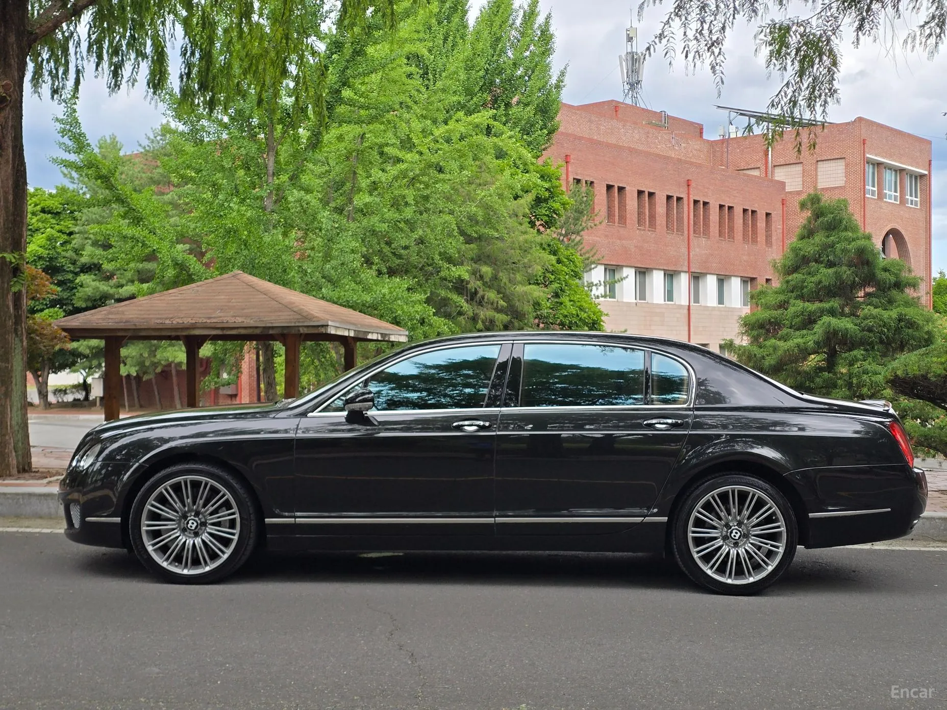 Bentley Flying Spur Gen 1 превью 6