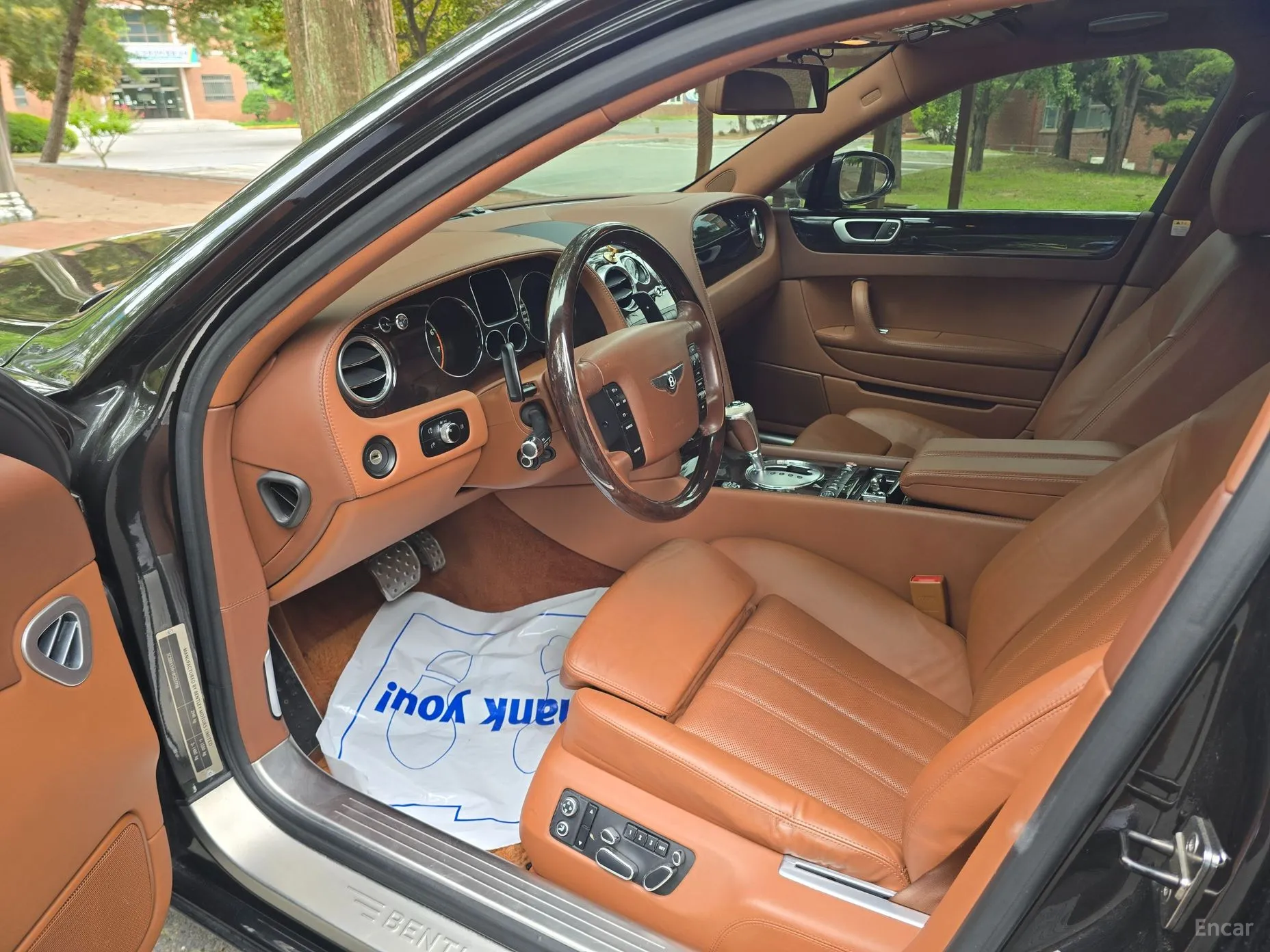 Bentley Flying Spur Gen 1 превью 7