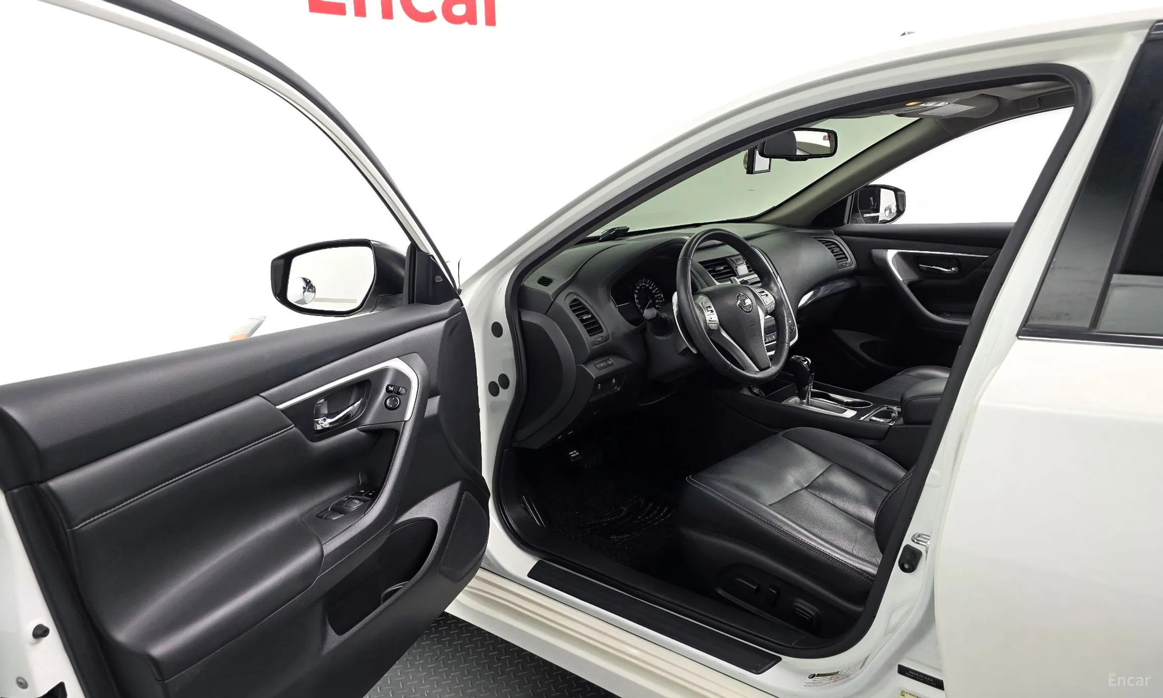 Nissan Altima превью 10