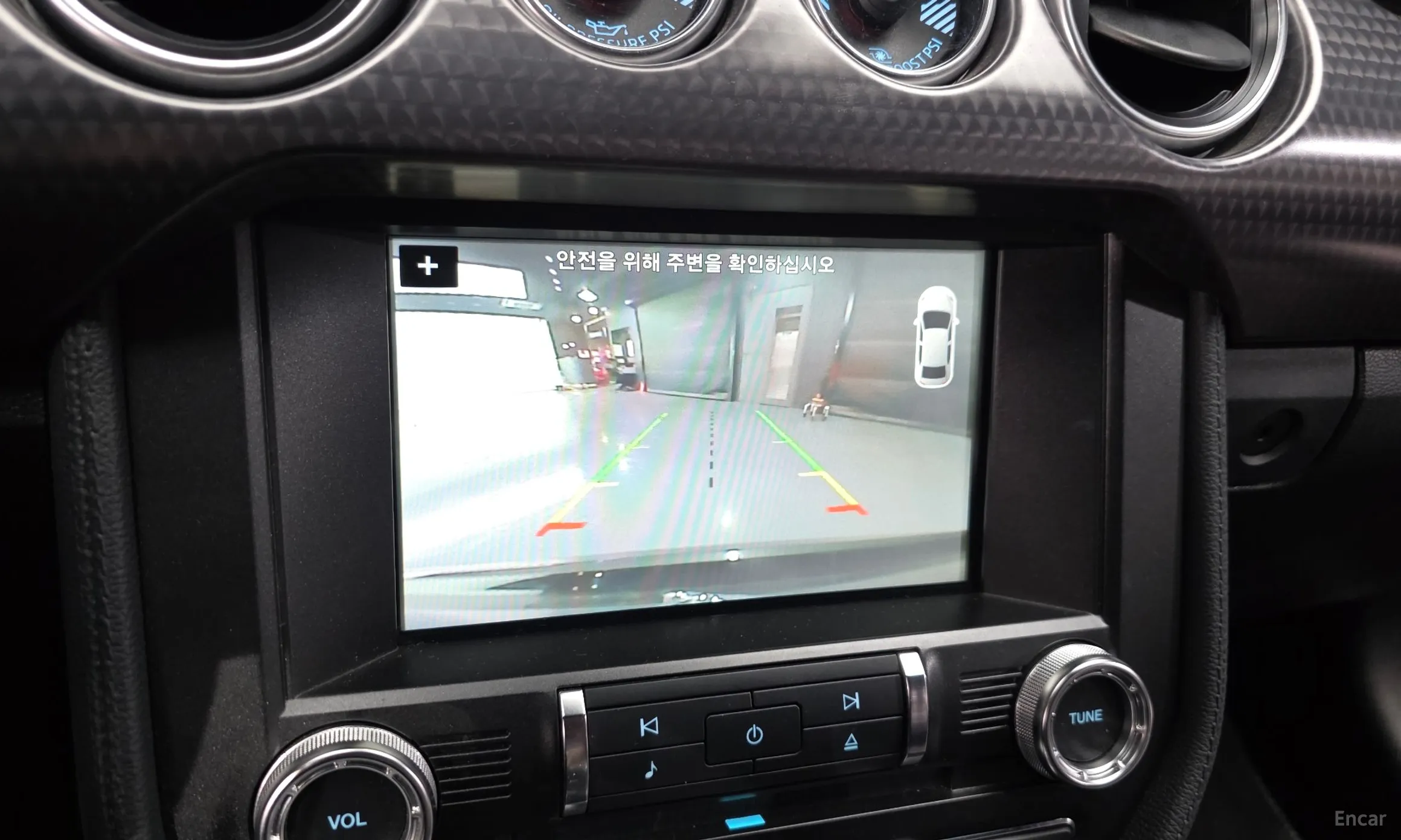 Ford Mustang превью 14