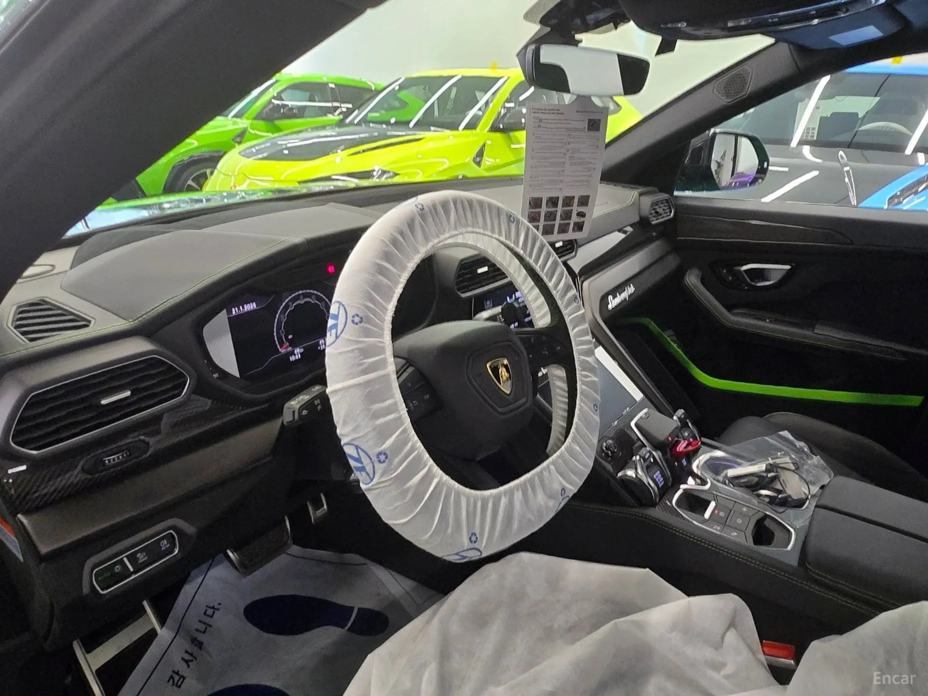 Lamborghini Urus превью 4