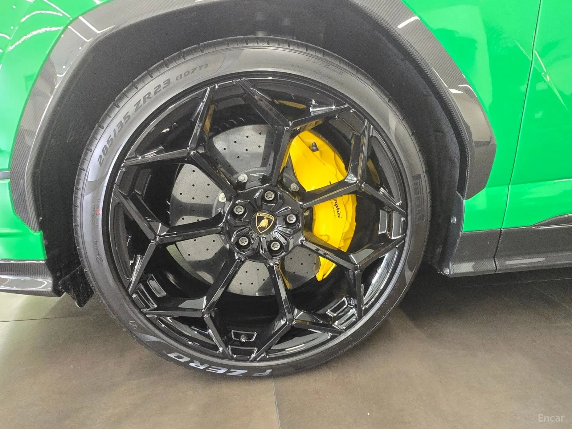 Lamborghini Urus превью 7