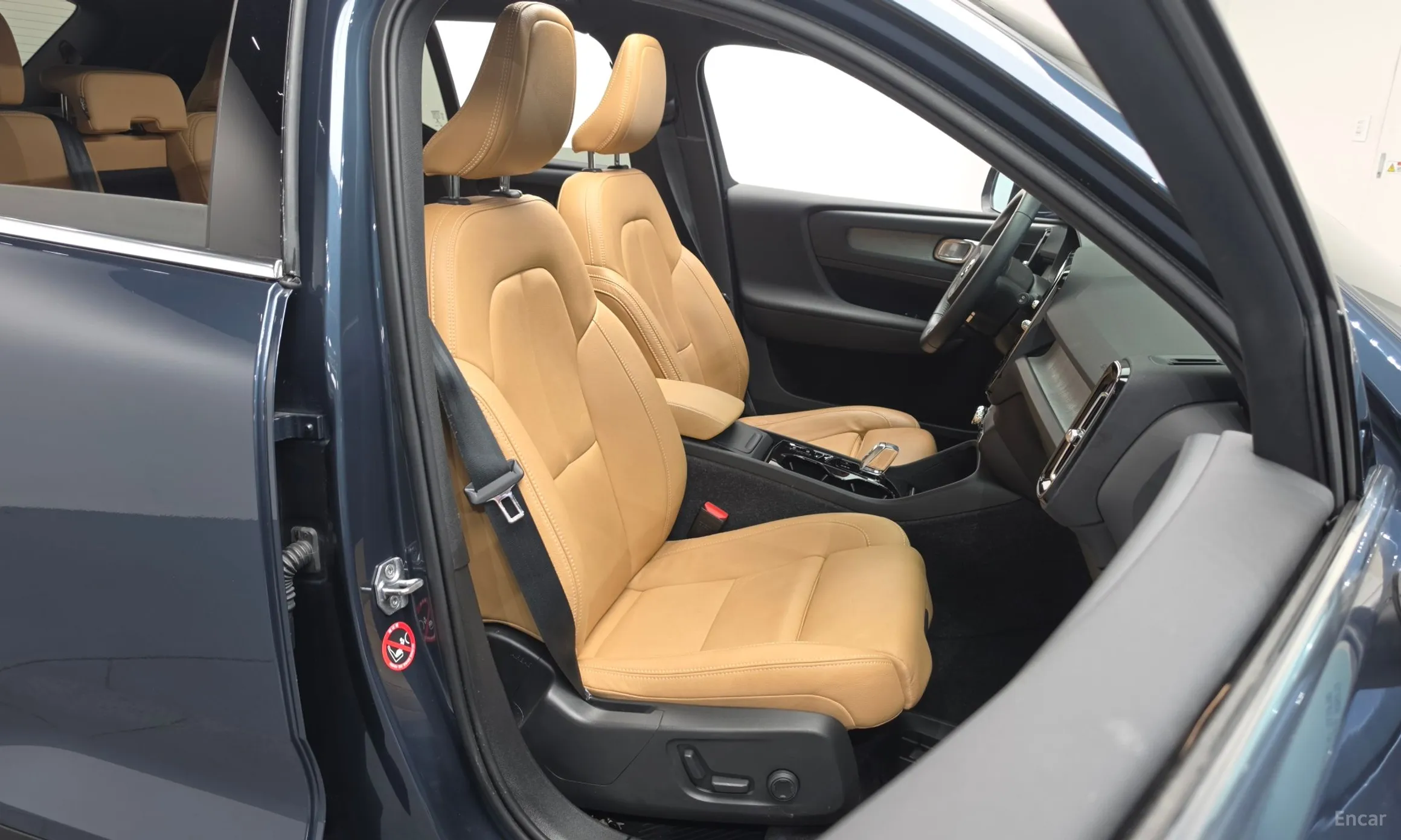 Volvo XC40 превью 12