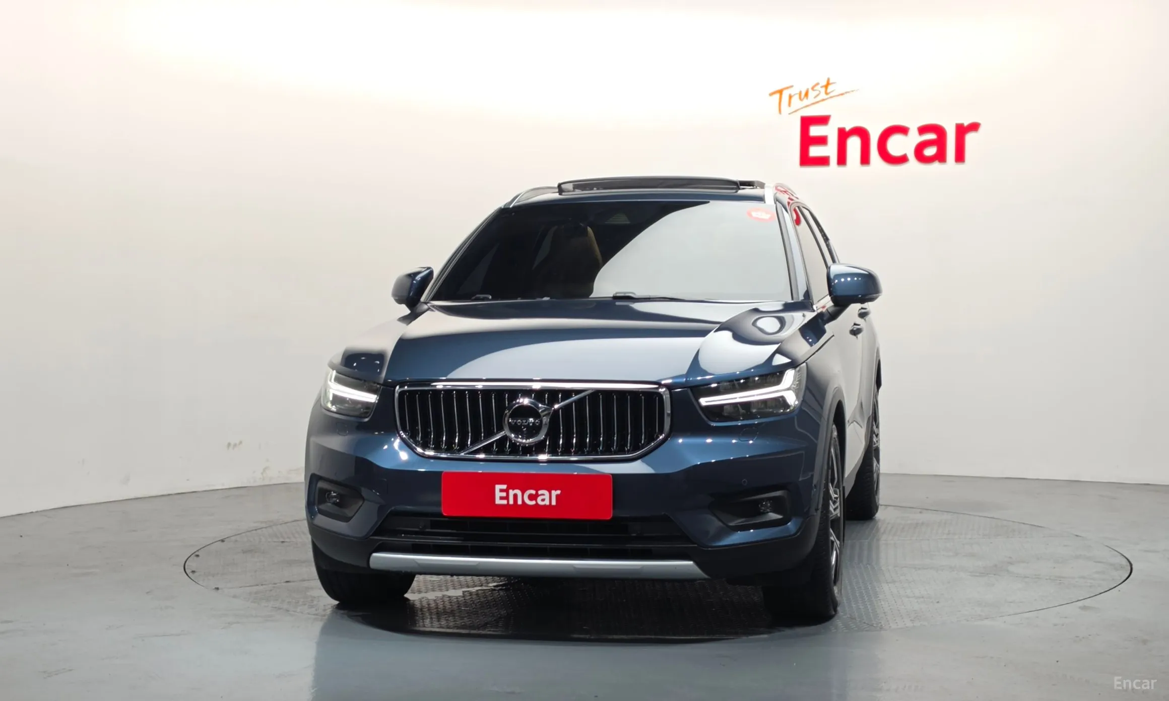 Volvo XC40 превью 3
