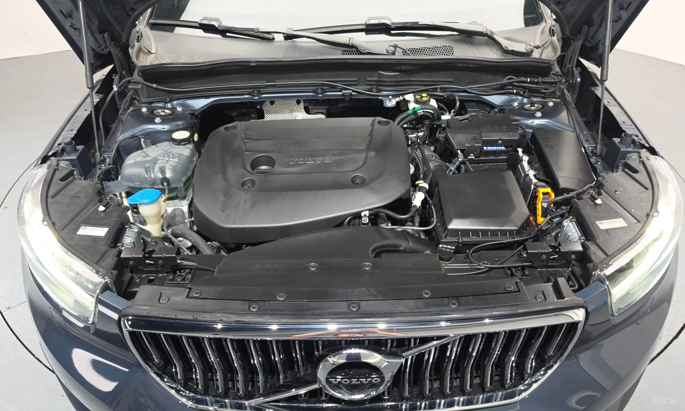 Volvo XC40 превью 6