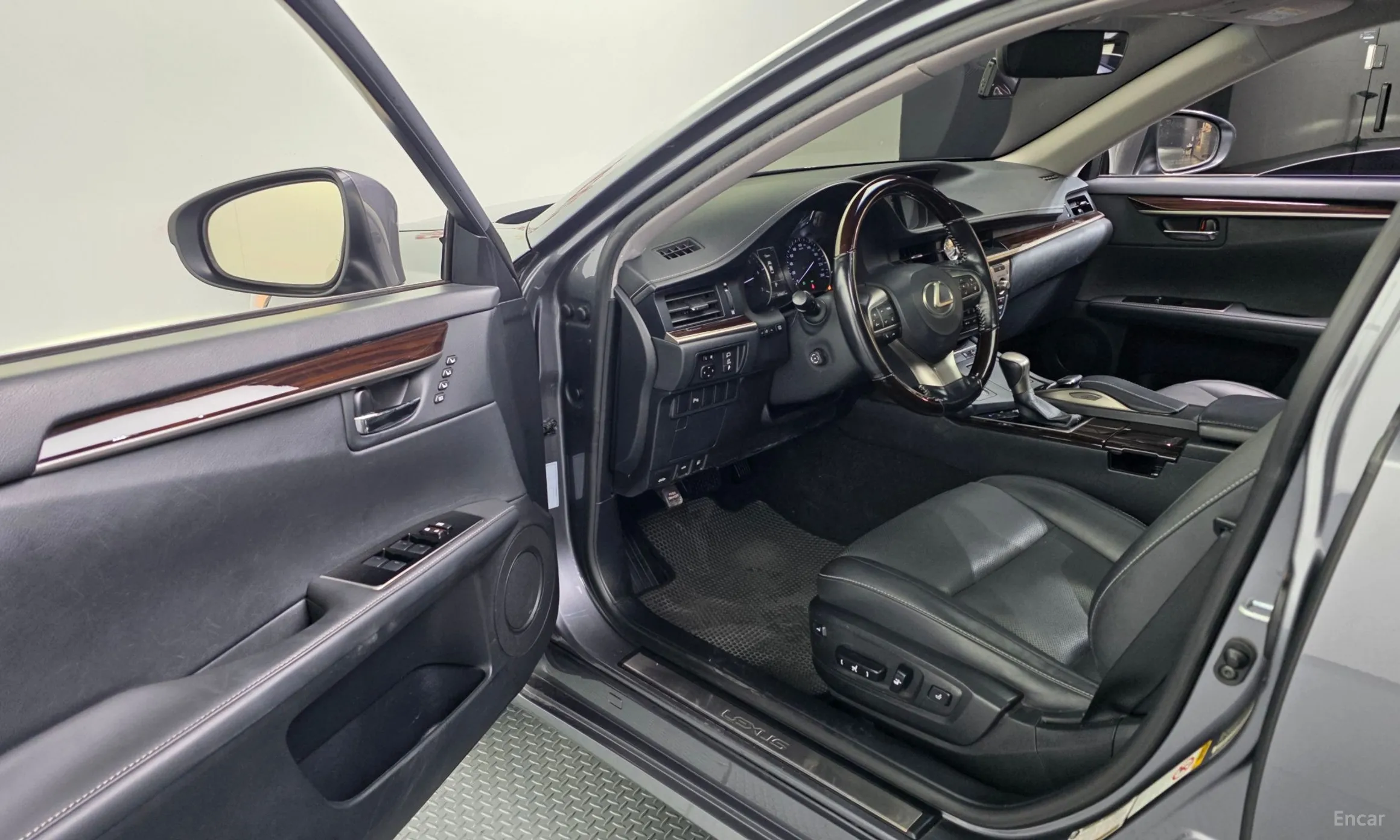 Lexus New ES350 превью 10