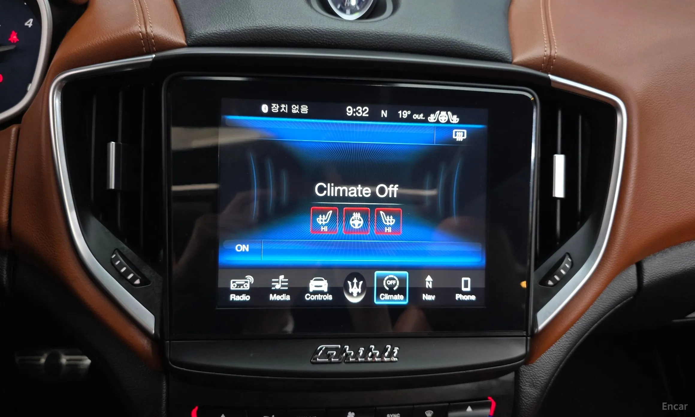 Maserati Ghibli превью 16