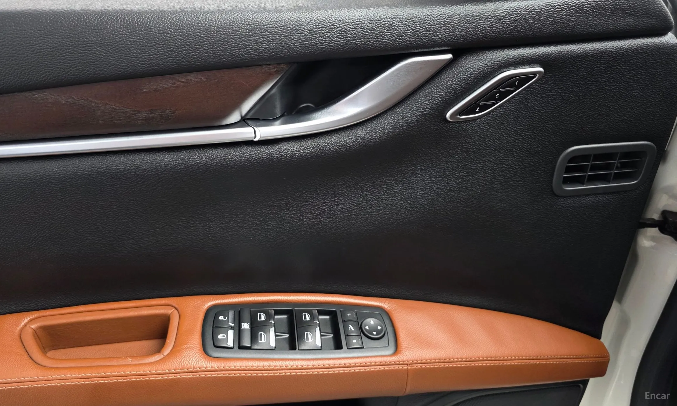 Maserati Ghibli превью 18