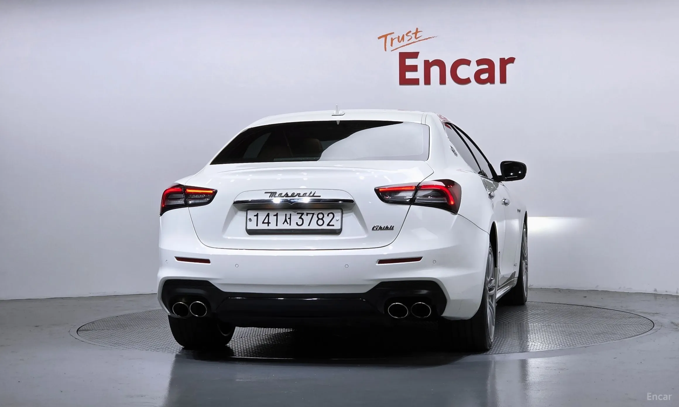Maserati Ghibli превью 4