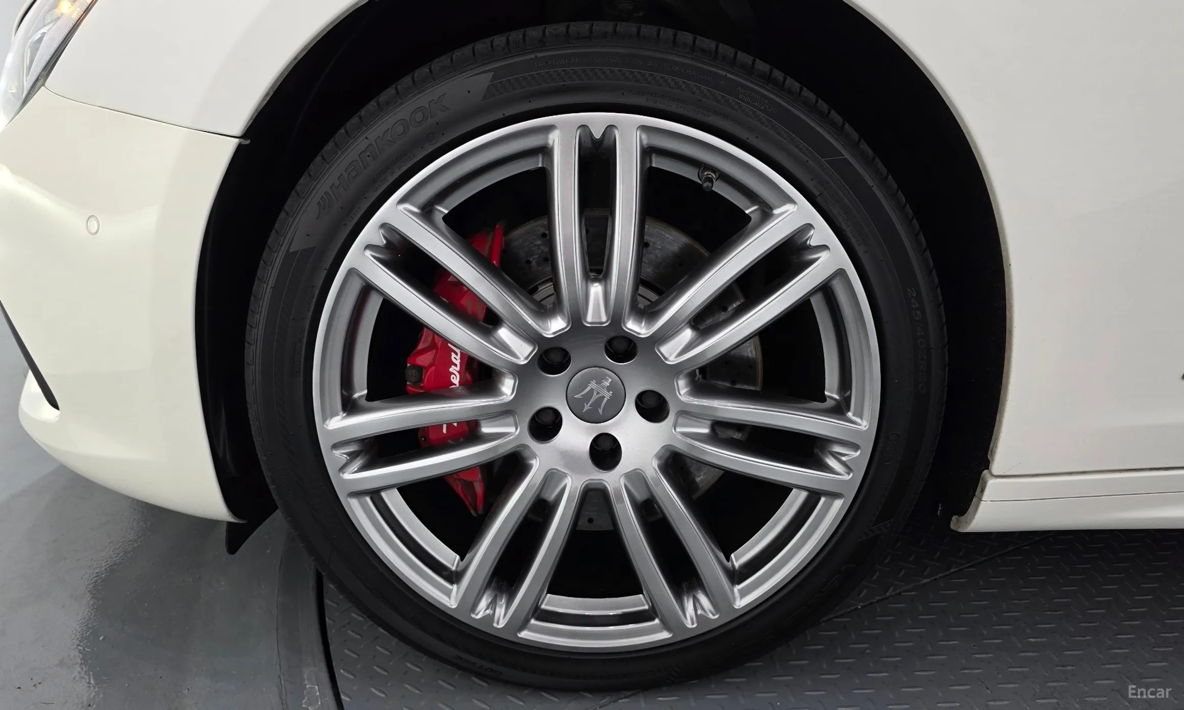 Maserati Ghibli превью 5
