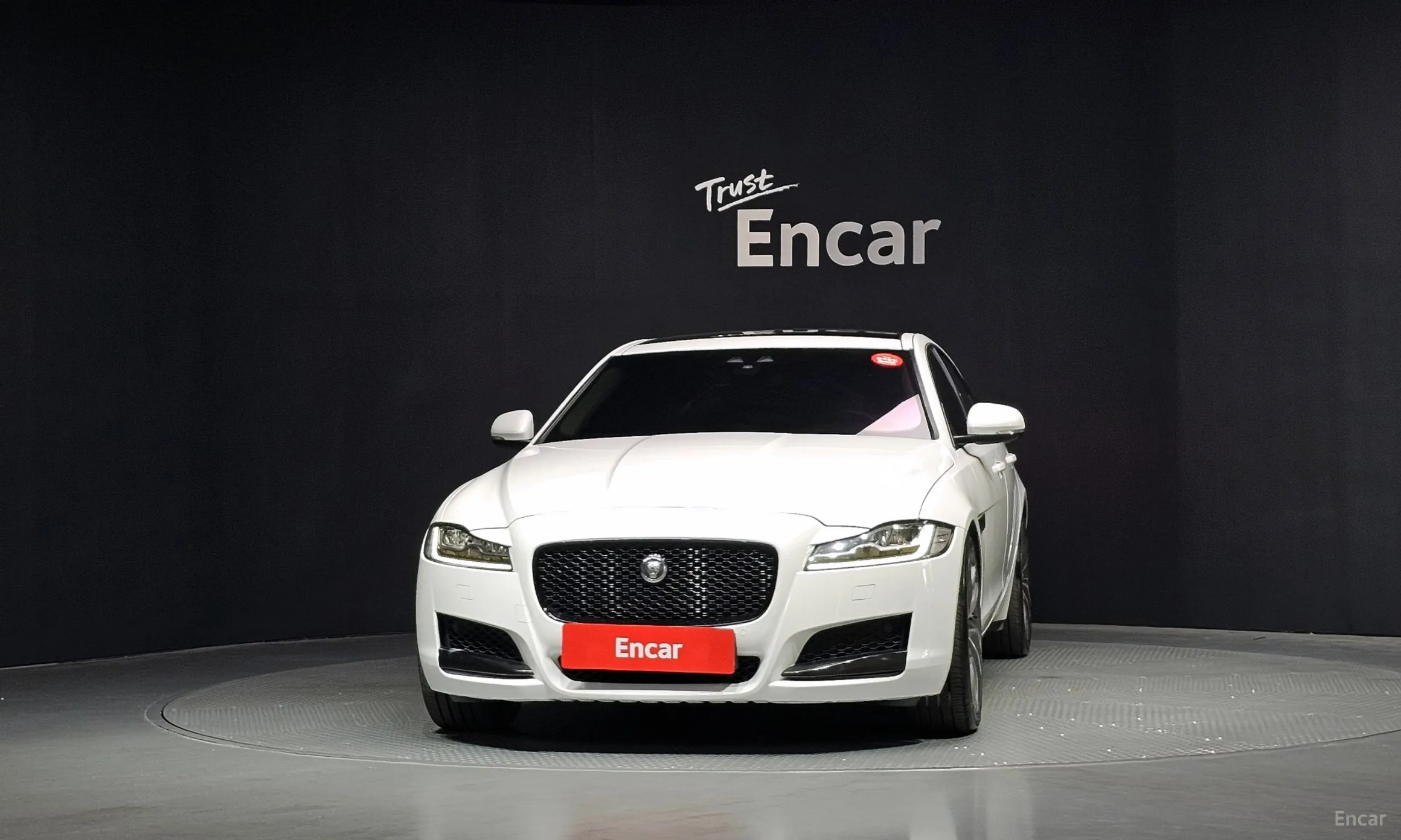Jaguar XF (x260) превью 3
