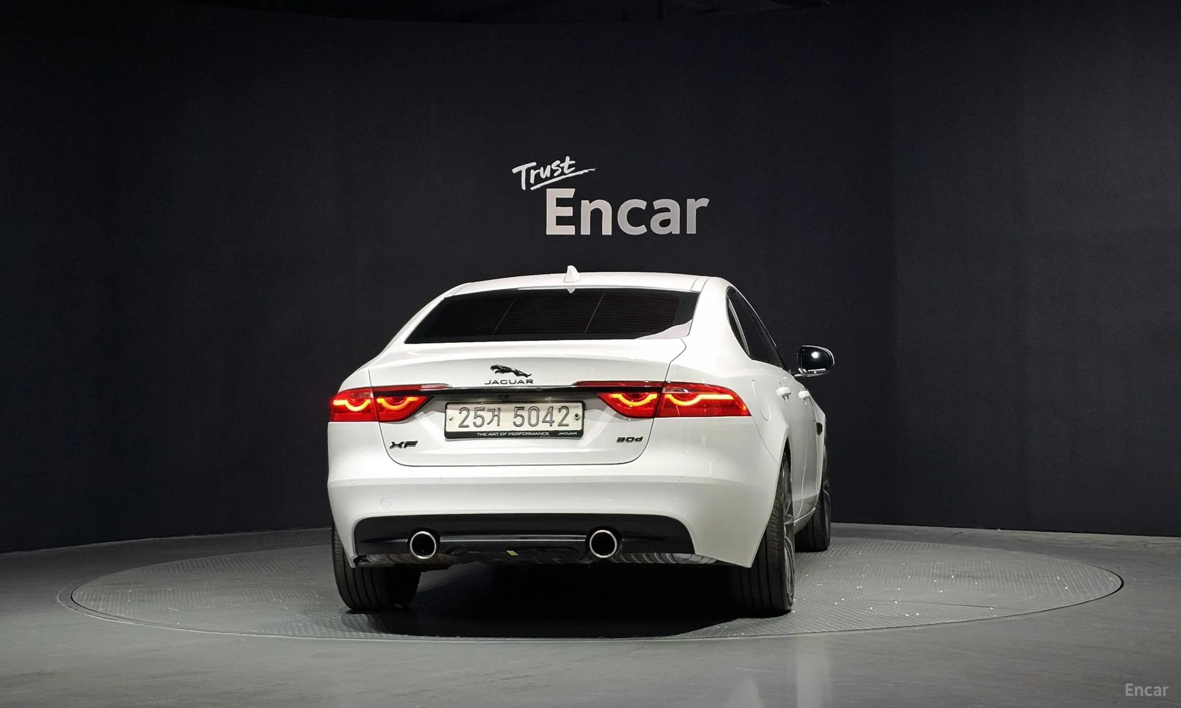 Jaguar XF (x260) превью 4