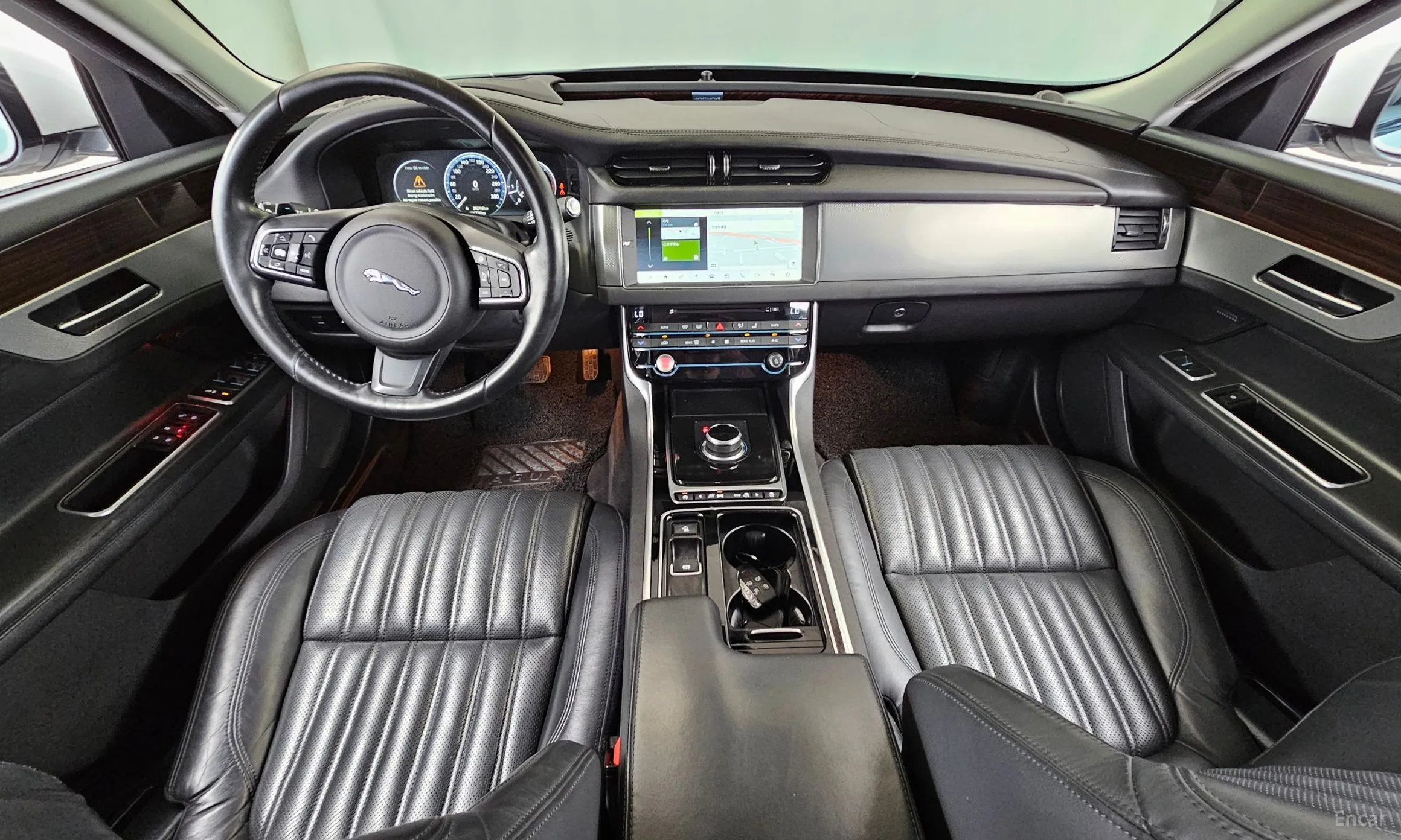 Jaguar XF (x260) превью 7