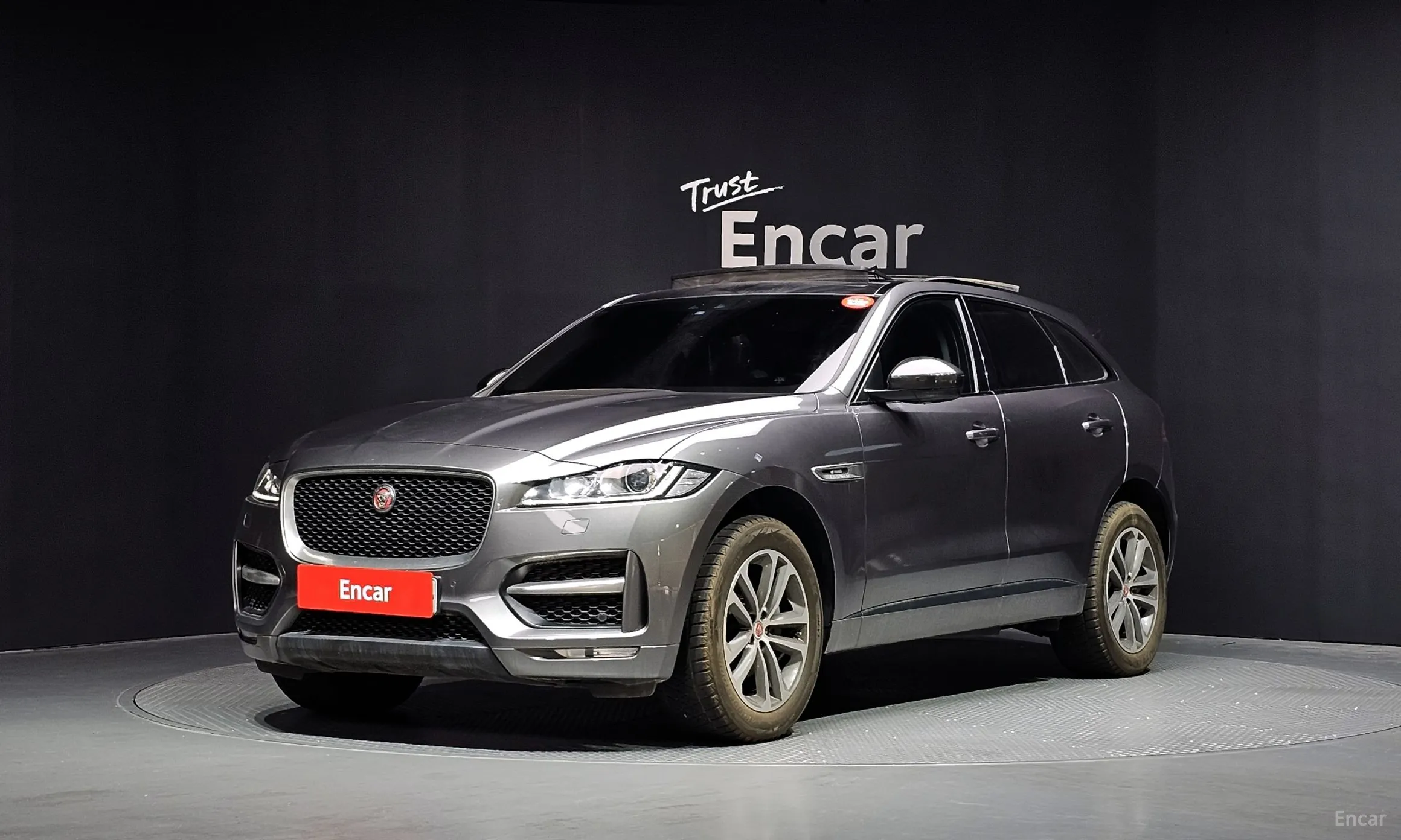 Jaguar F-PACE