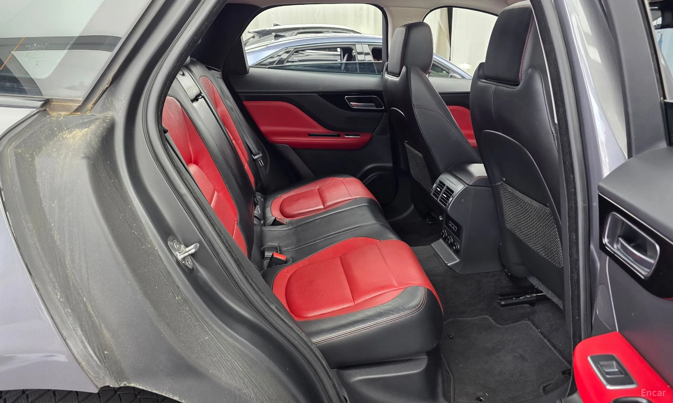 Jaguar F-PACE превью 12