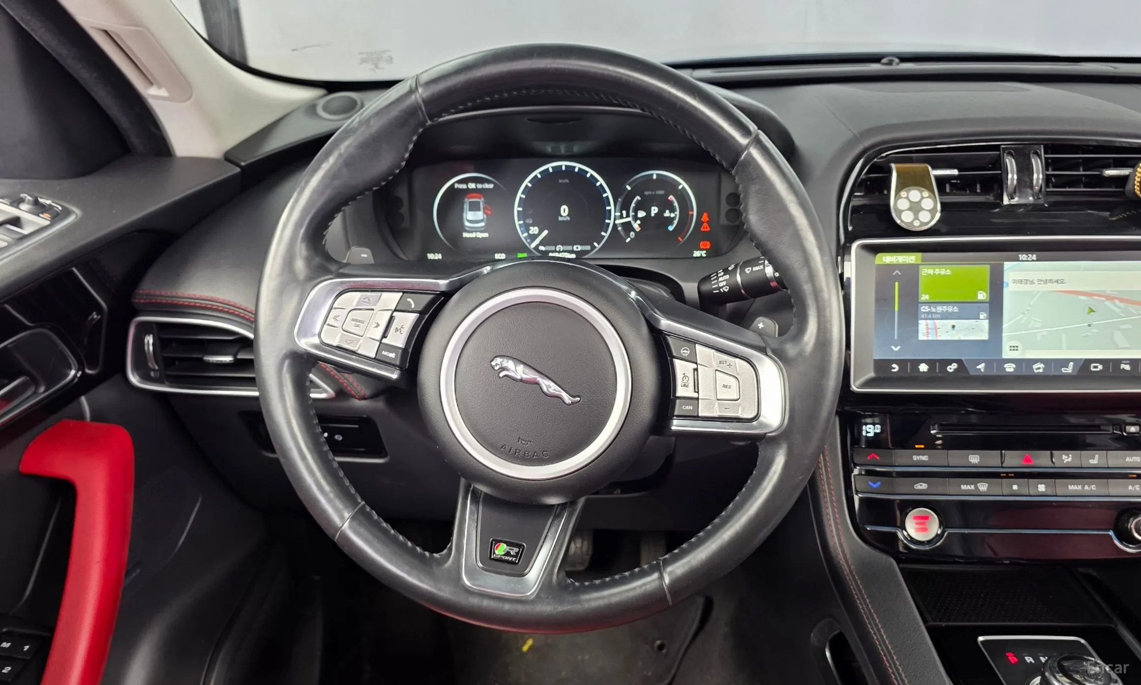 Jaguar F-PACE превью 13