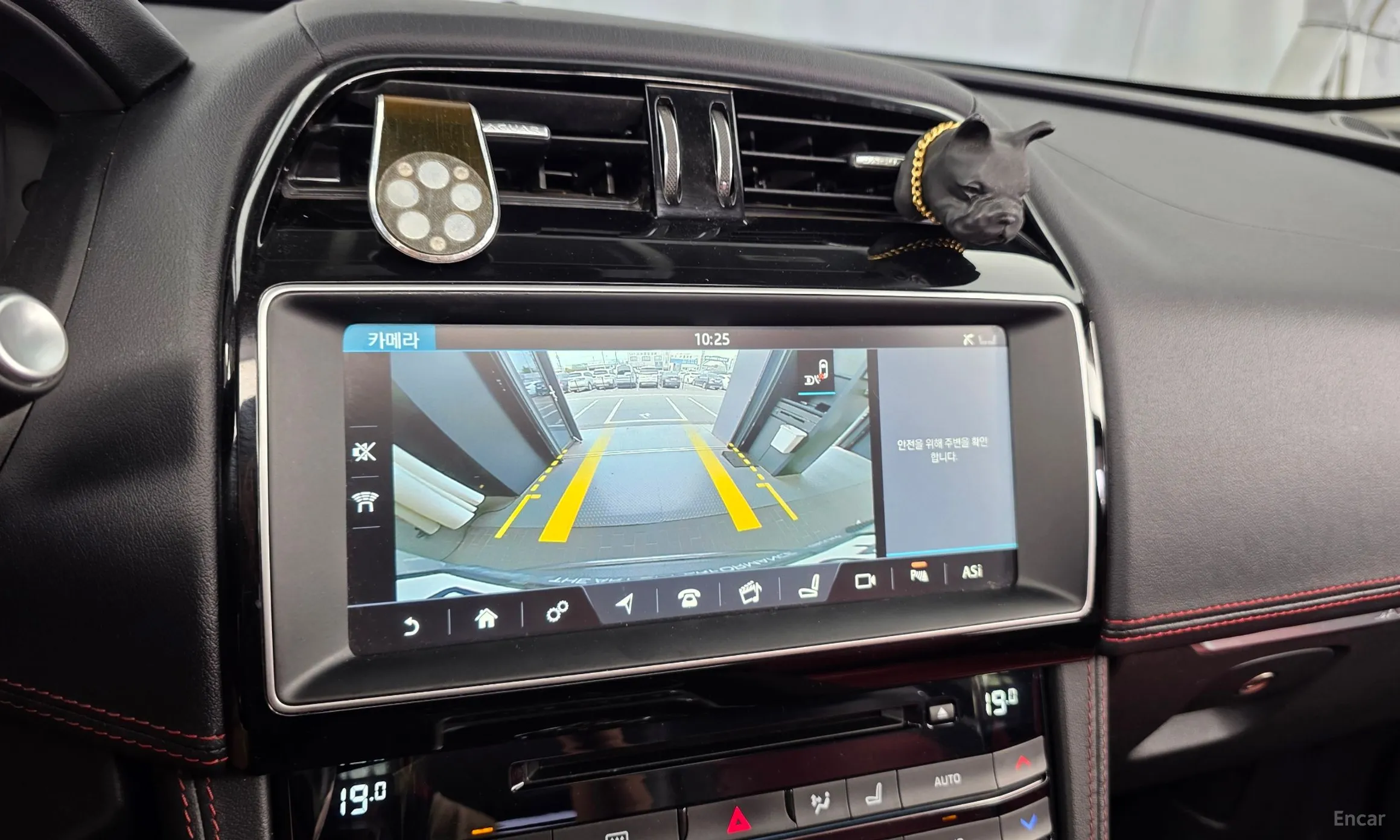 Jaguar F-PACE превью 15