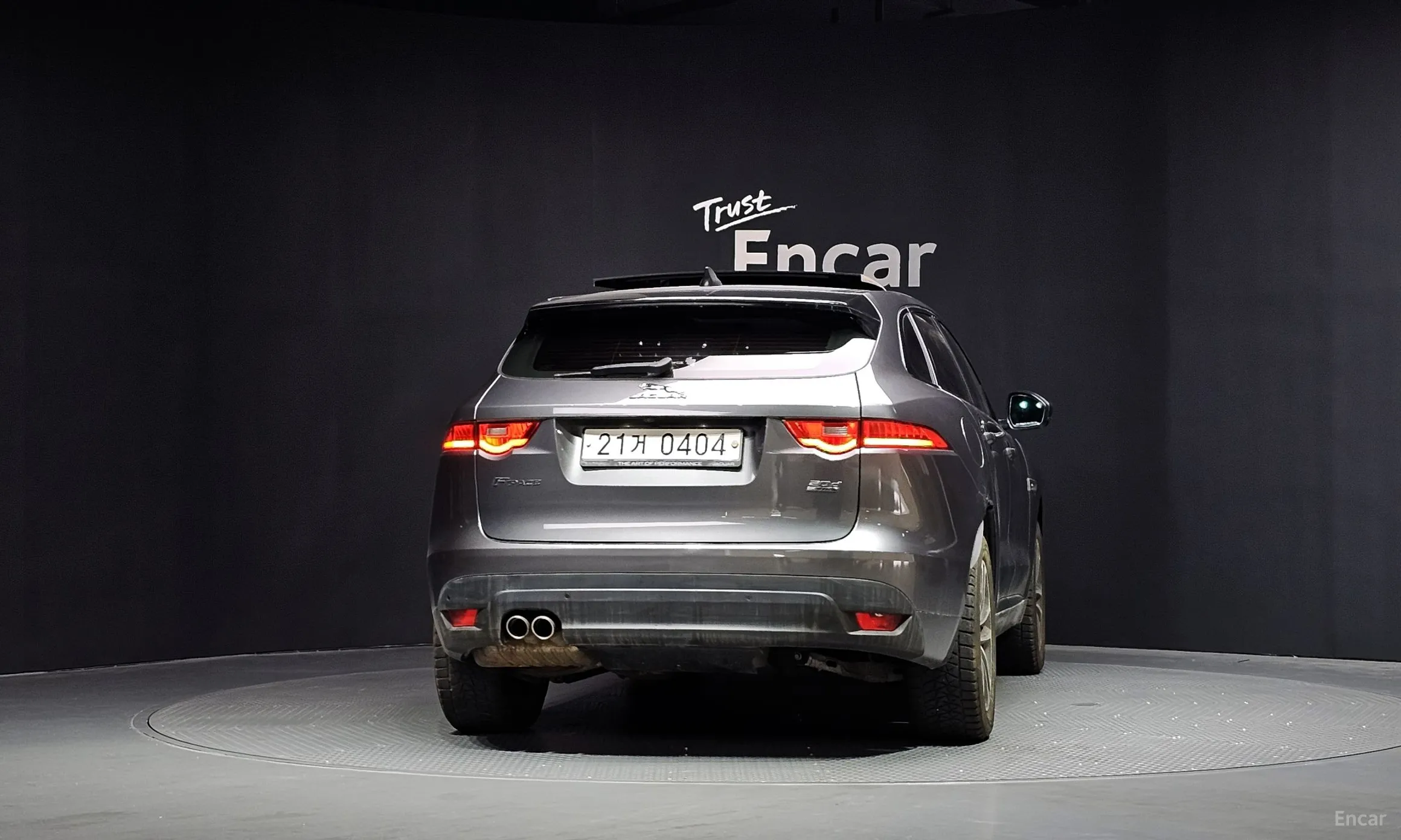 Jaguar F-PACE превью 4