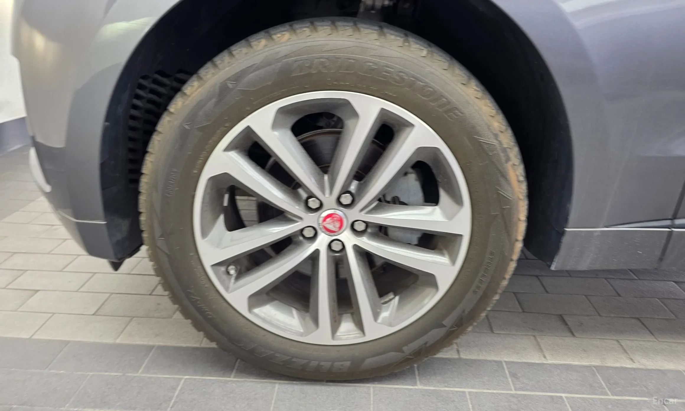 Jaguar F-PACE превью 5