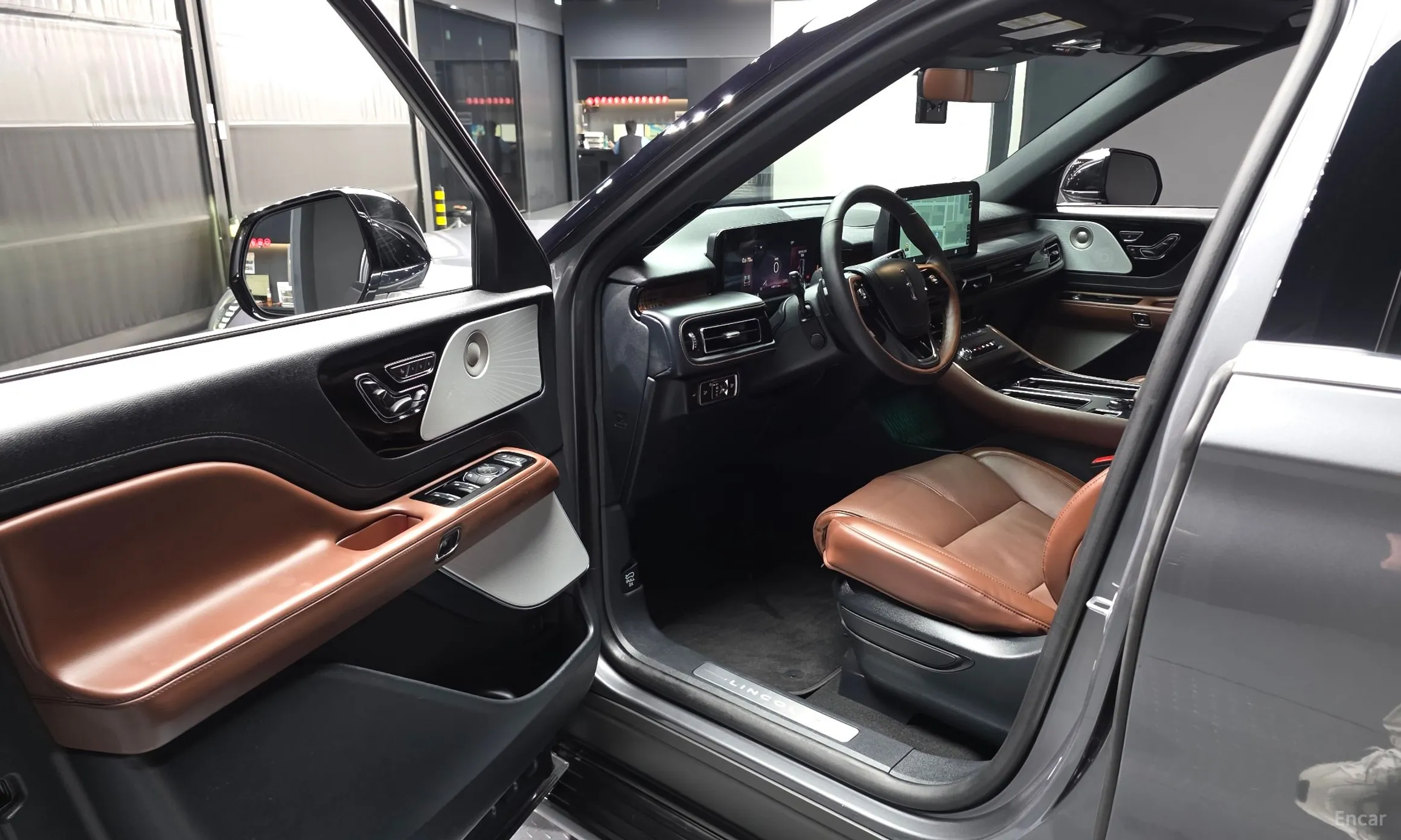 Lincoln Aviator 2nd Generation превью 10
