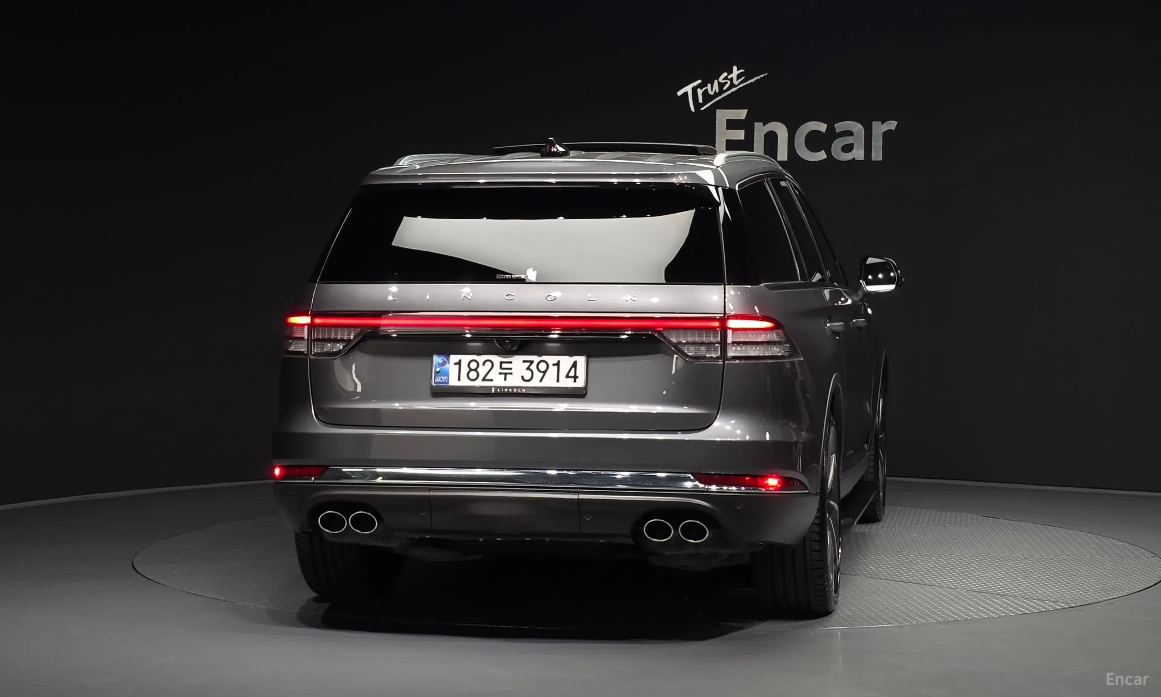 Lincoln Aviator 2nd Generation превью 4