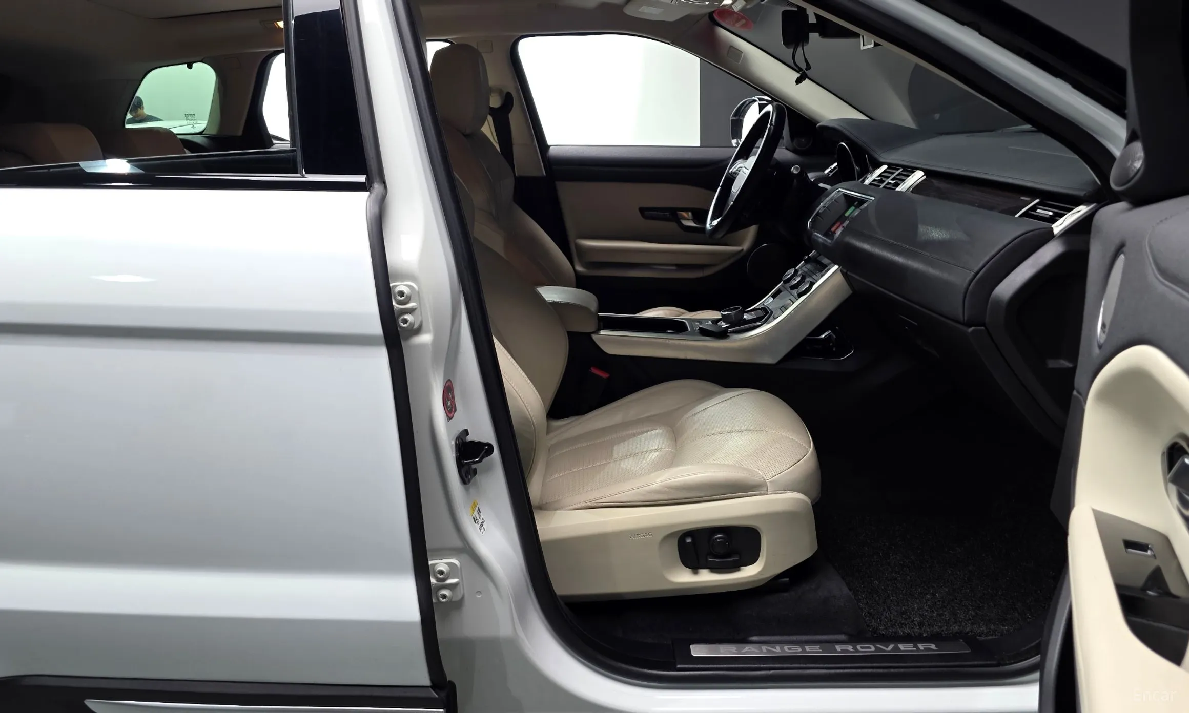 Land Rover Range Rover Evoque превью 10
