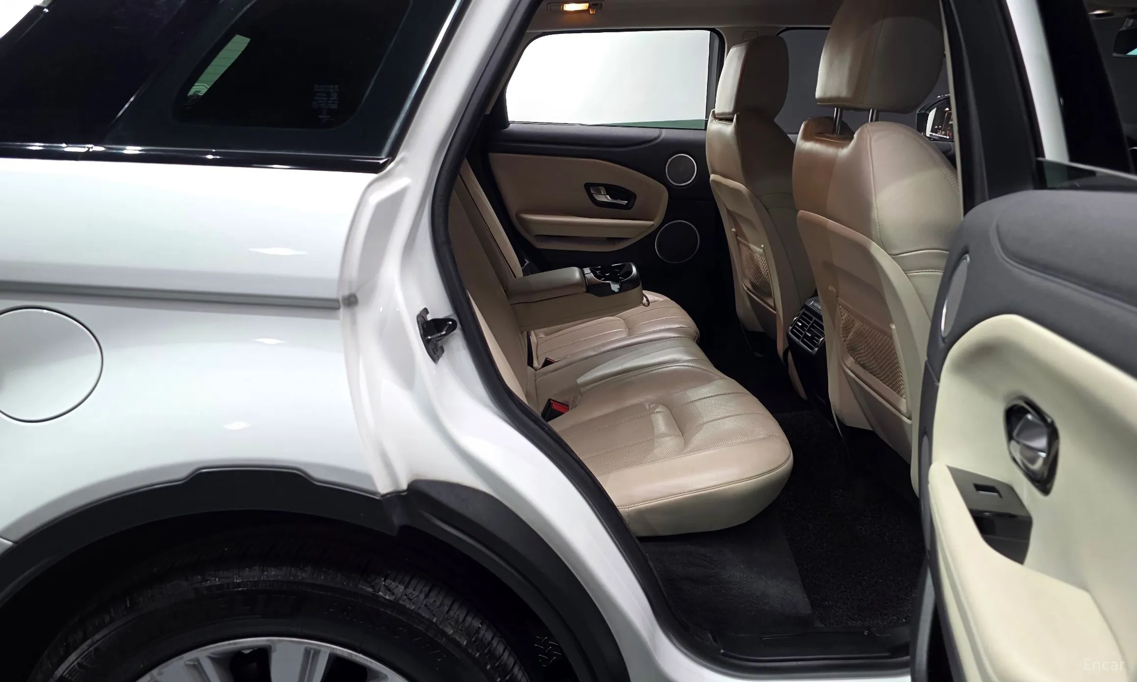 Land Rover Range Rover Evoque превью 12