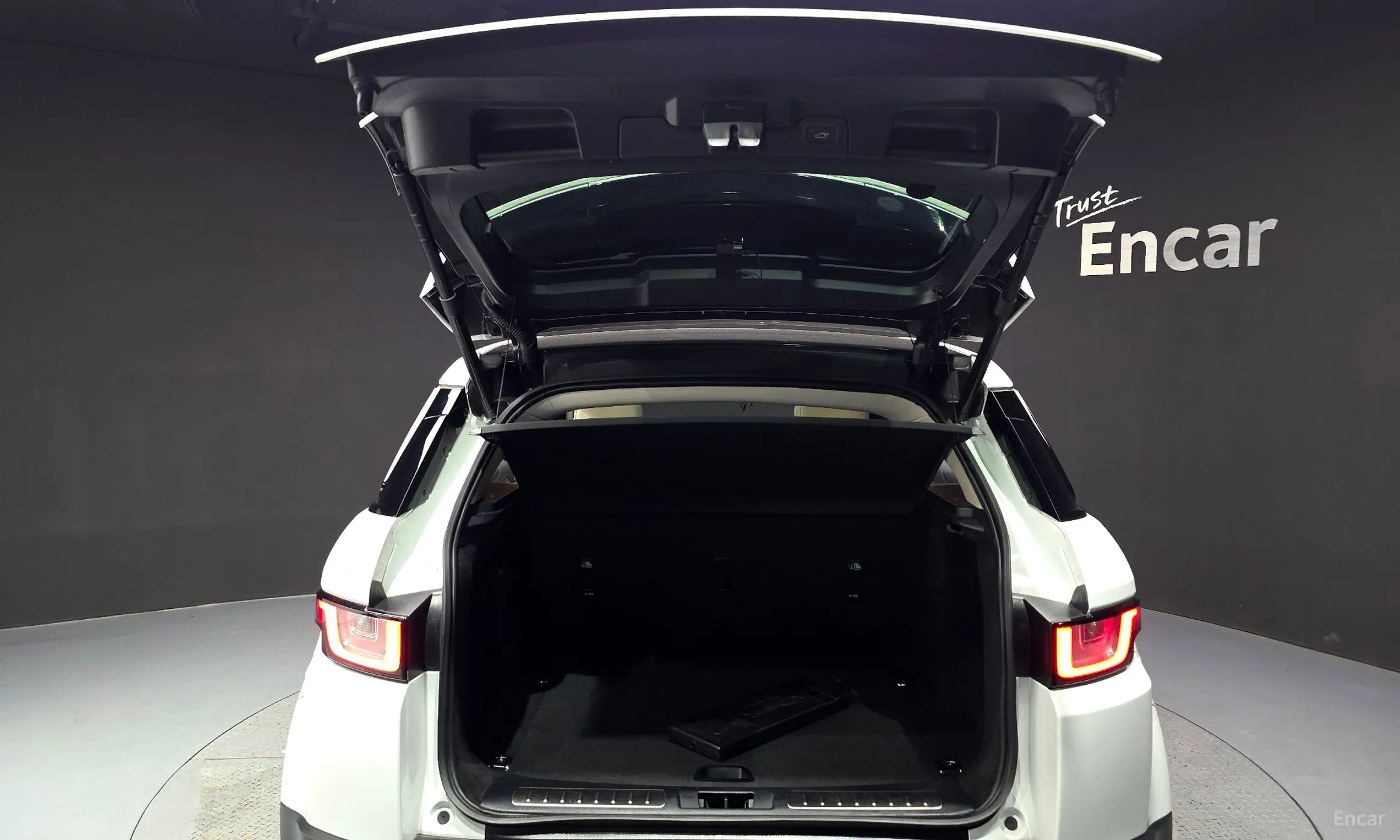 Land Rover Range Rover Evoque превью 20