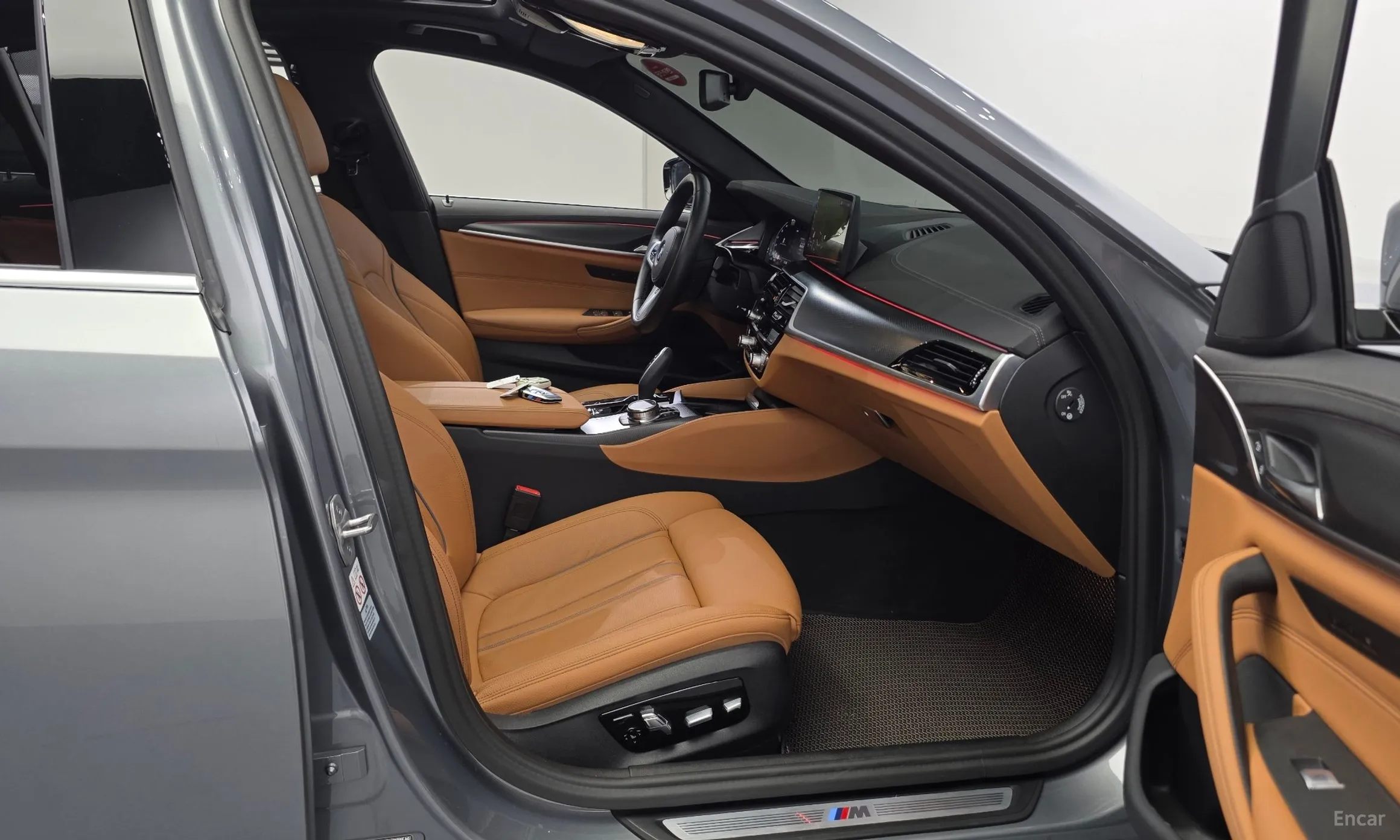 BMW 5 Series (G30) превью 12