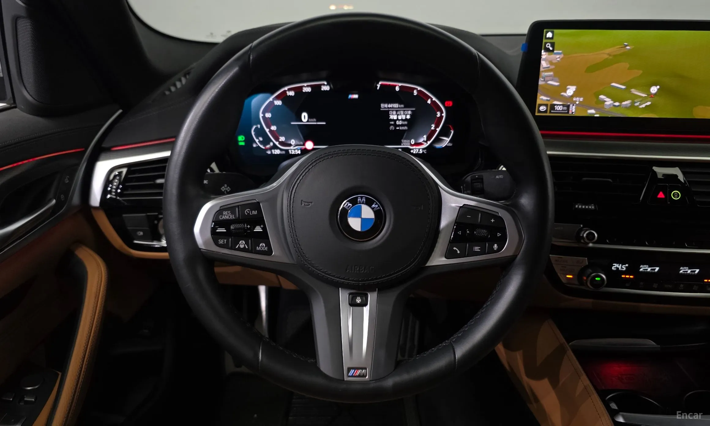 BMW 5 Series (G30) превью 14