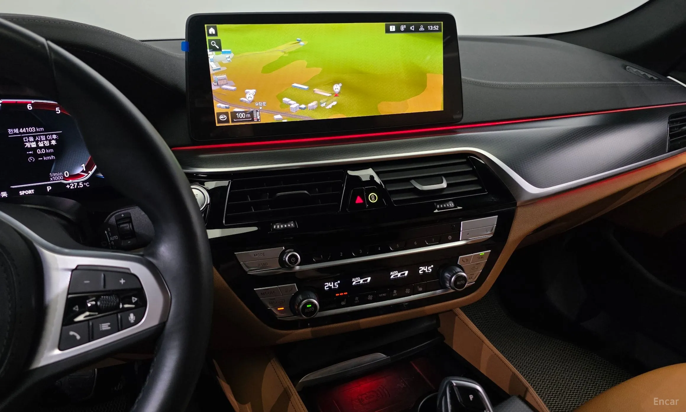 BMW 5 Series (G30) превью 15