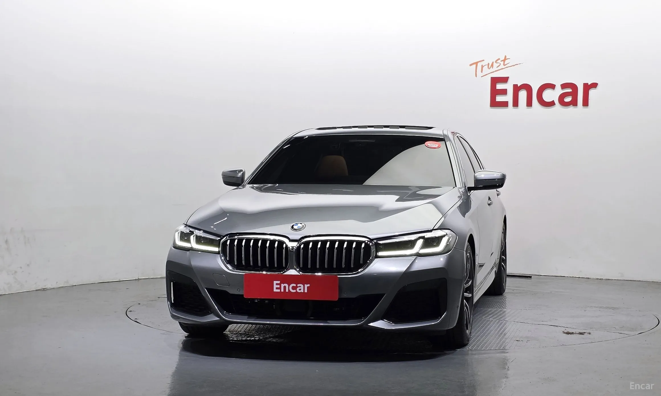 BMW 5 Series (G30) превью 3