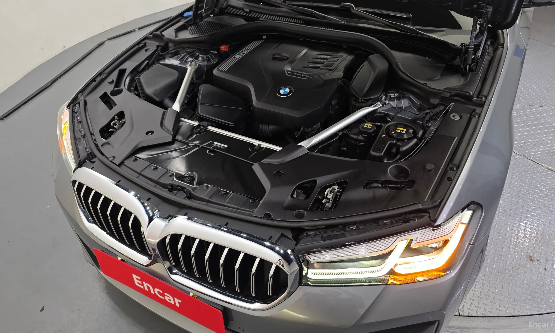 BMW 5 Series (G30) превью 6