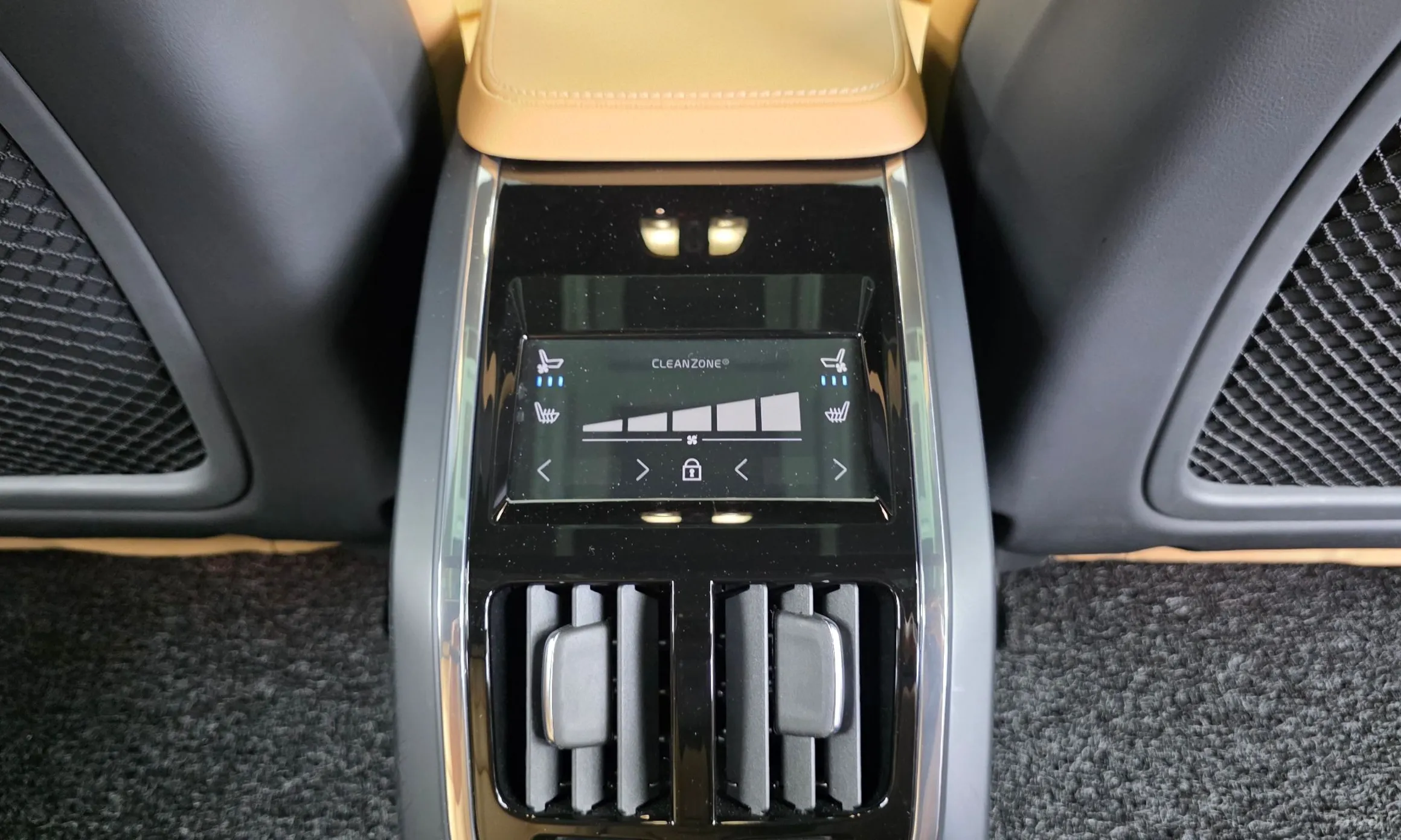 Volvo S90 превью 18