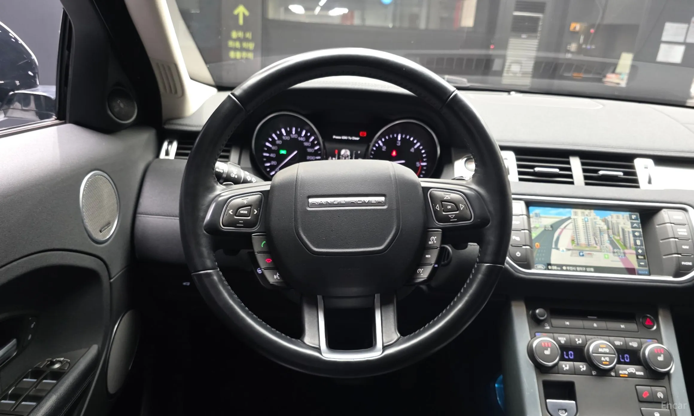 Land Rover Range Rover Evoque превью 12