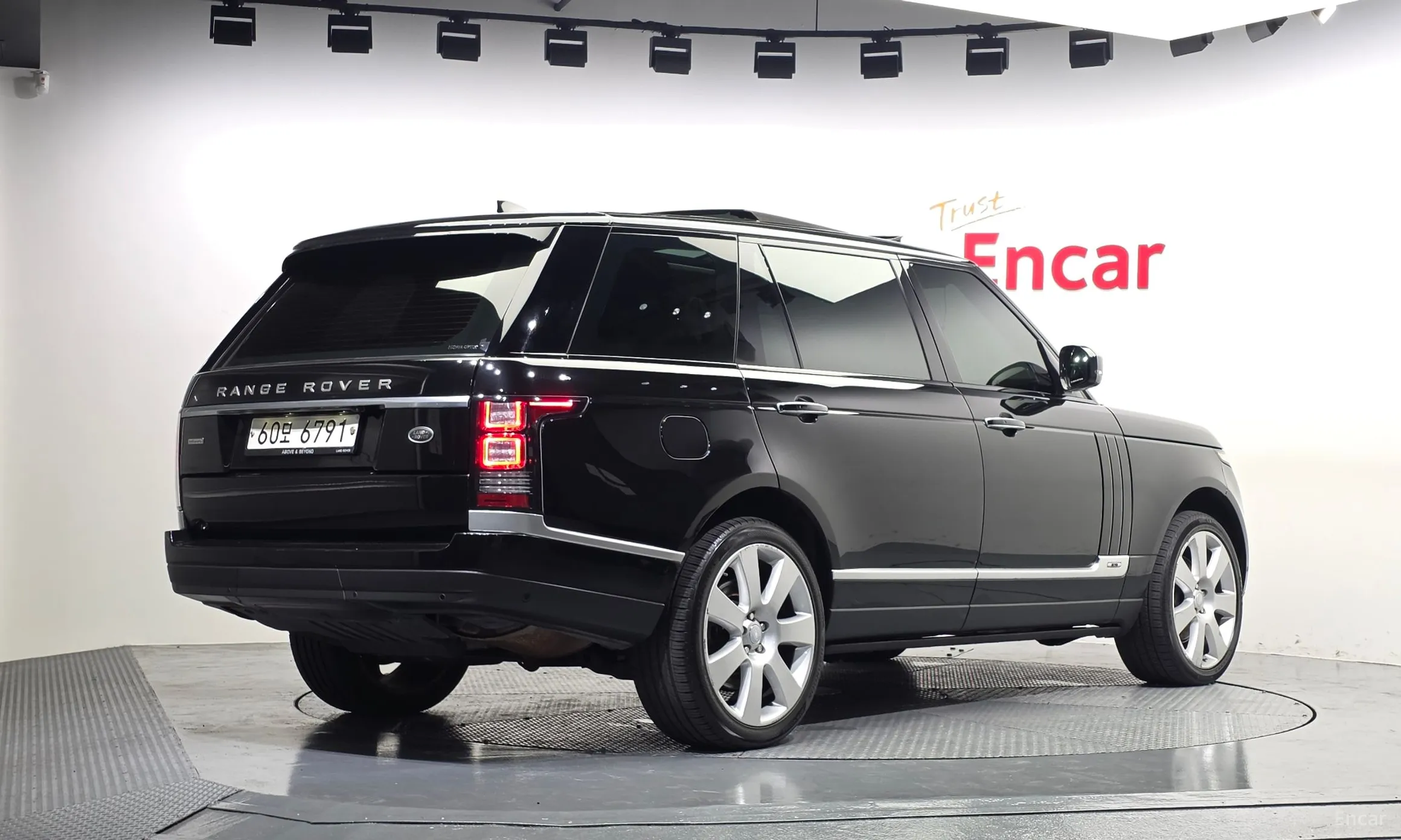 Land Rover Range Rover 4th Generation превью 2