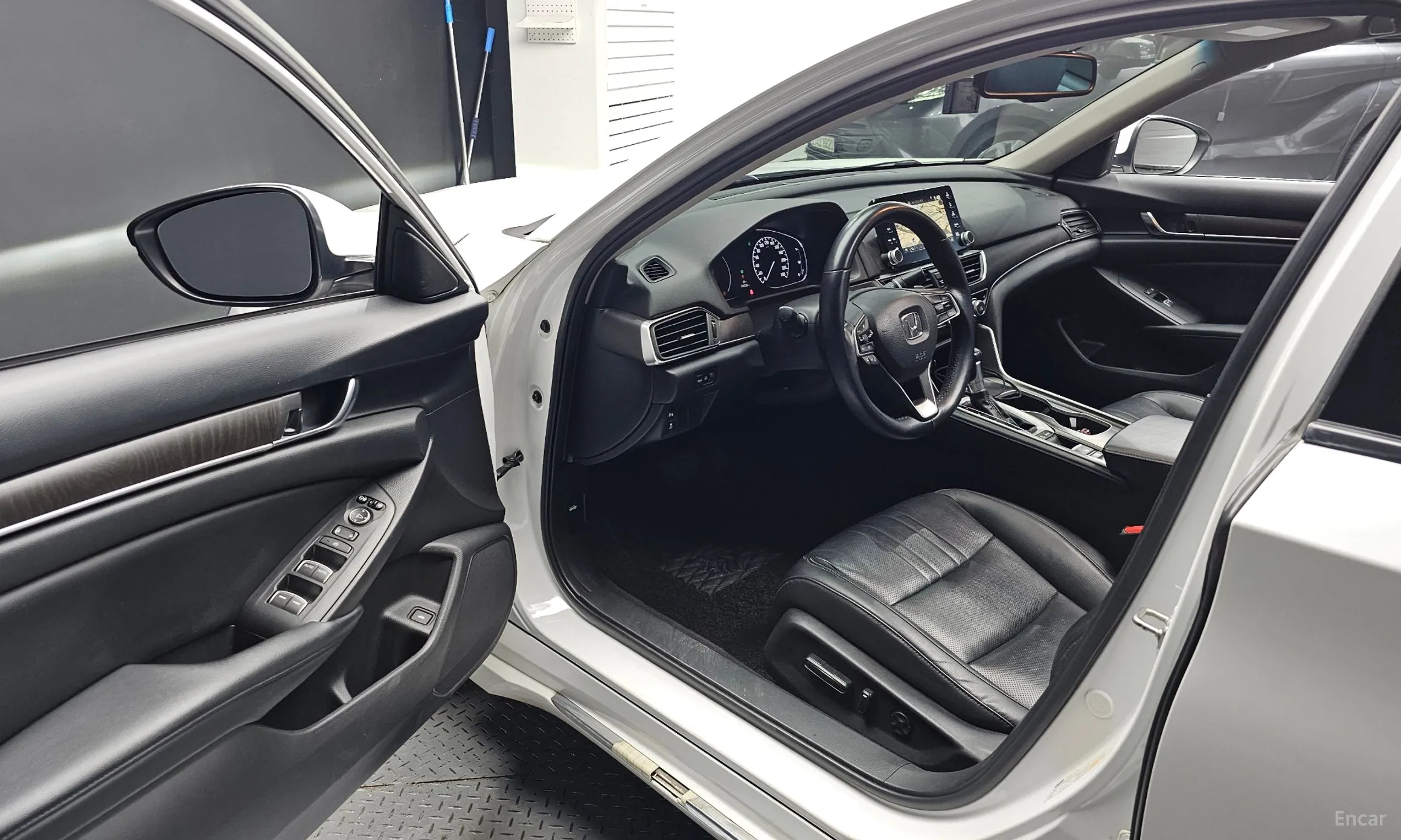 Honda Accord 10th Generation превью 10