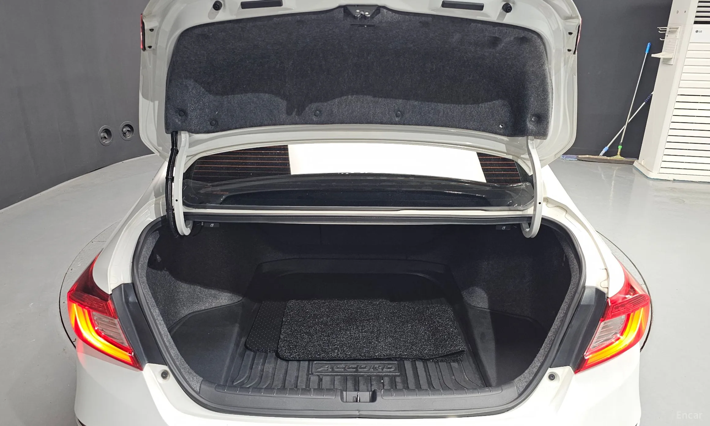 Honda Accord 10th Generation превью 20