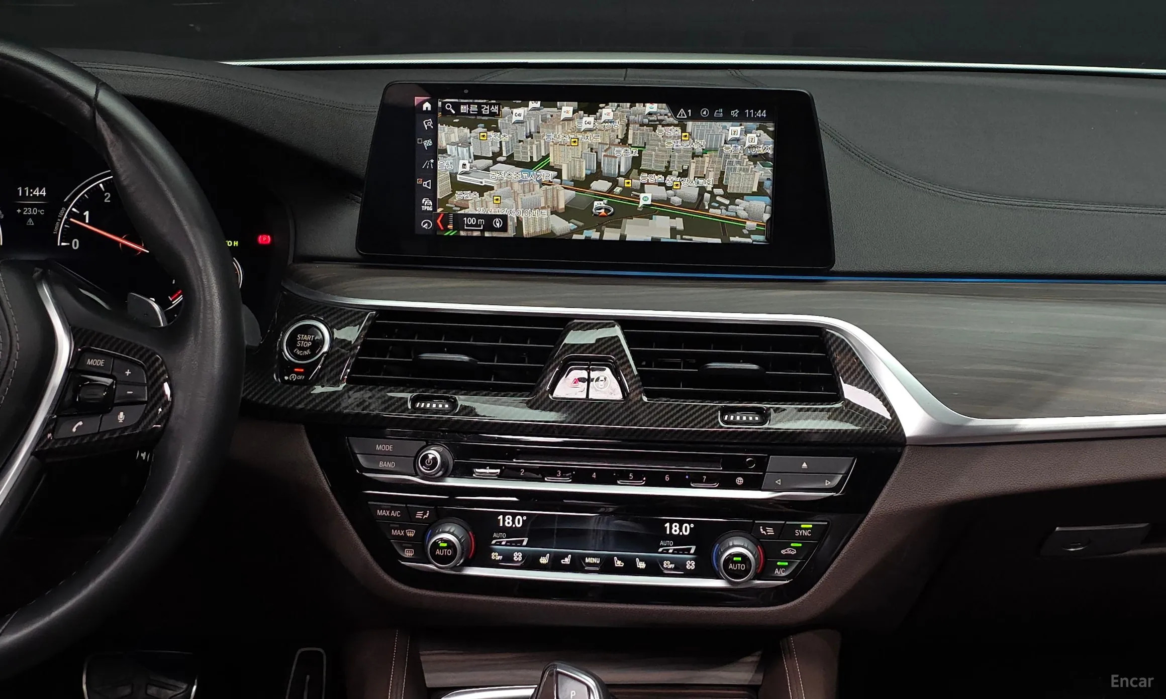BMW 5 Series (G30) превью 14