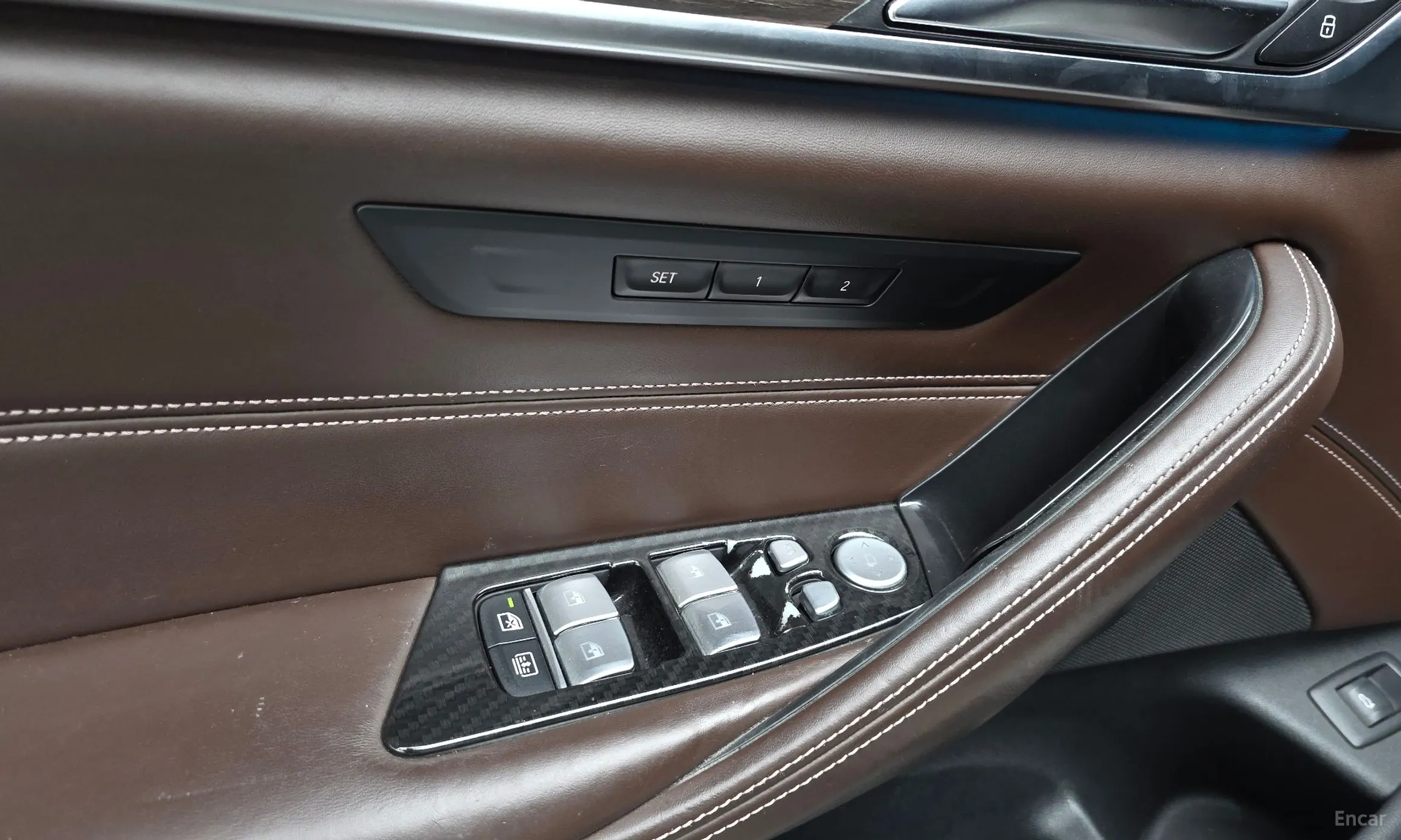 BMW 5 Series (G30) превью 18