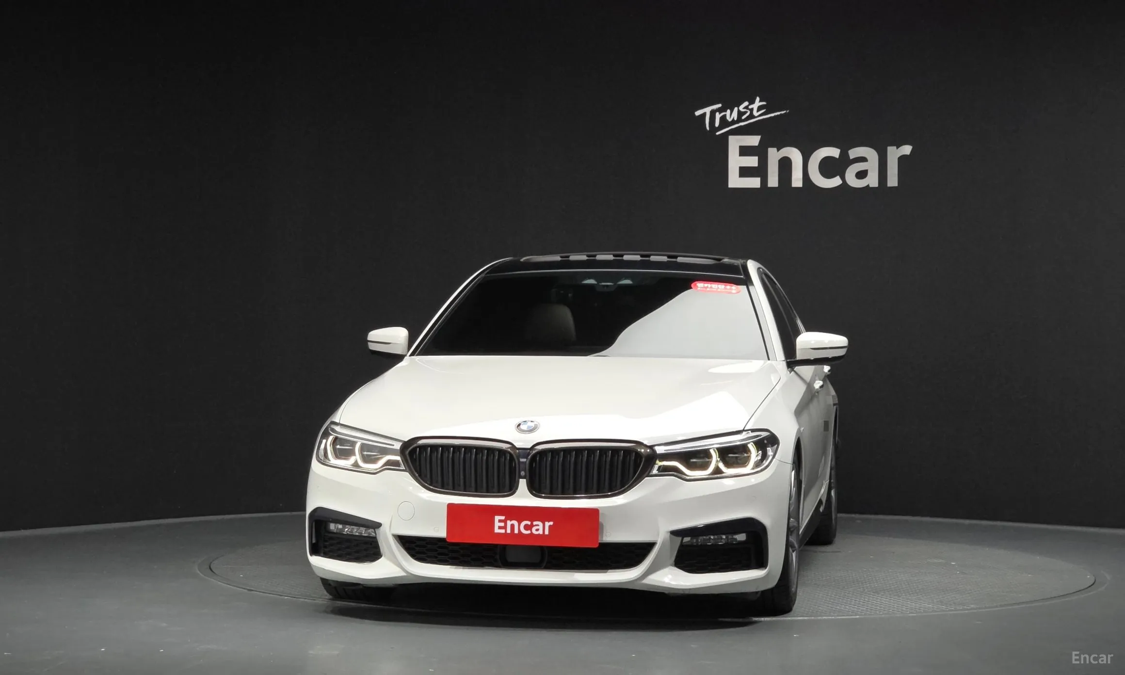 BMW 5 Series (G30) превью 3
