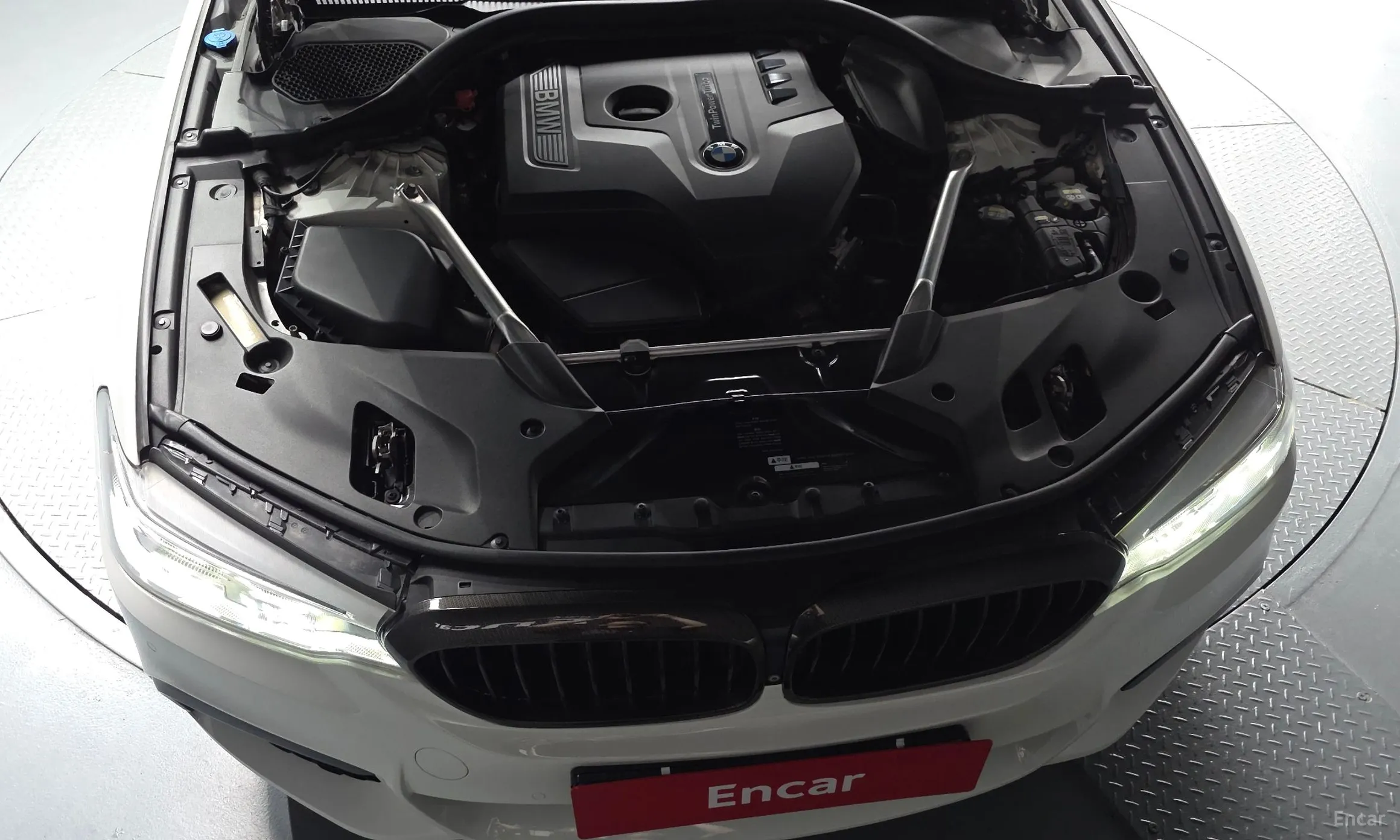 BMW 5 Series (G30) превью 6
