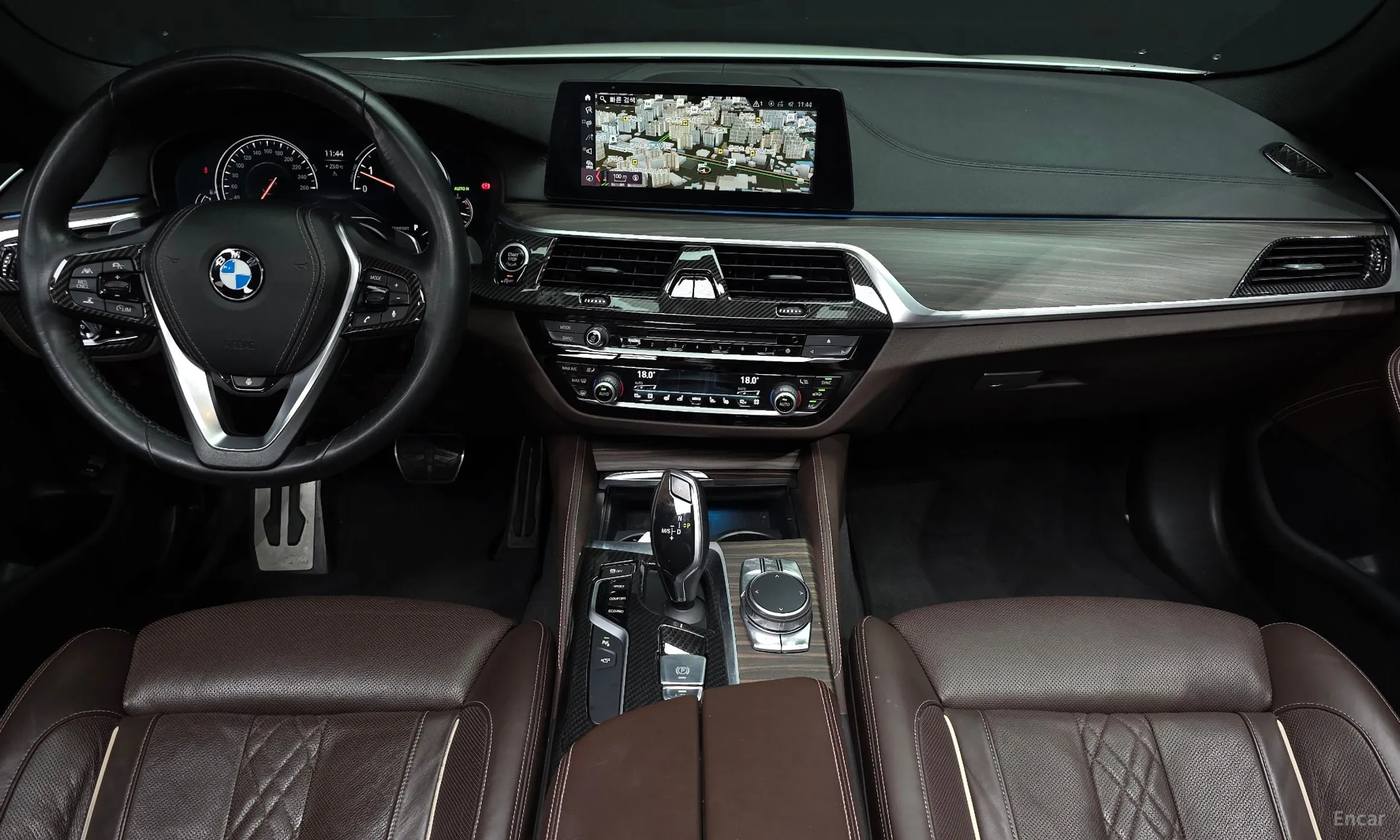 BMW 5 Series (G30) превью 7