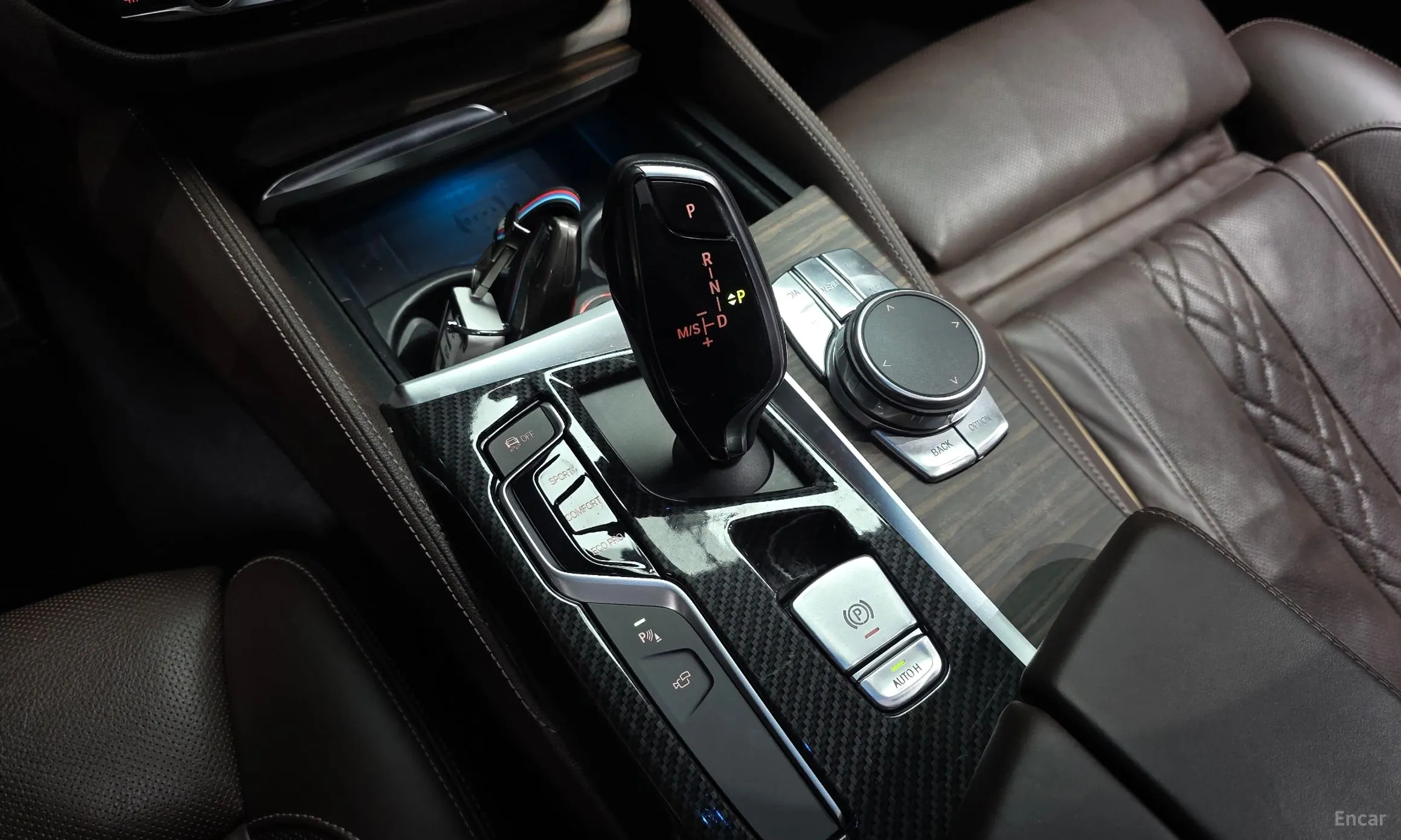 BMW 5 Series (G30) превью 9