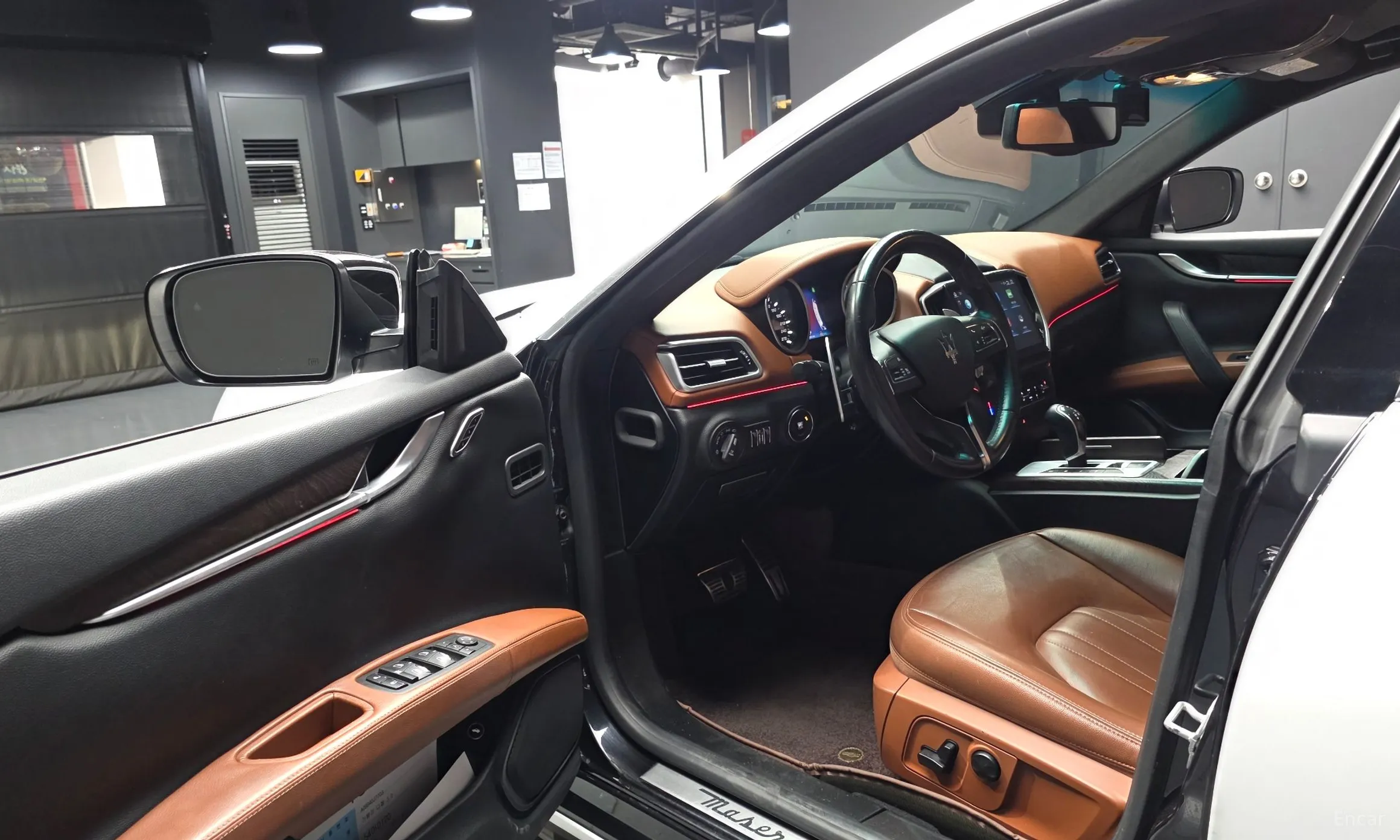 Maserati Ghibli превью 10