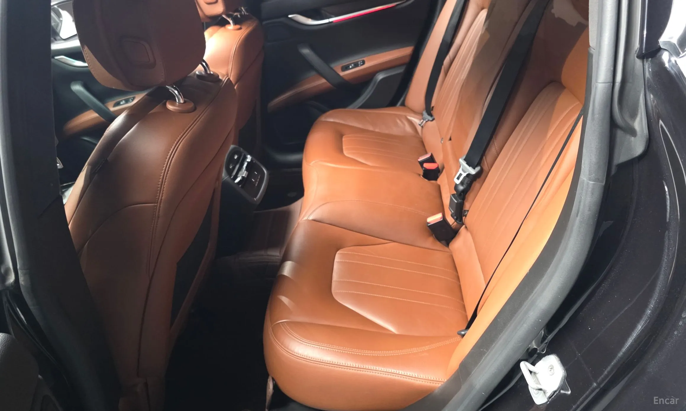 Maserati Ghibli превью 12