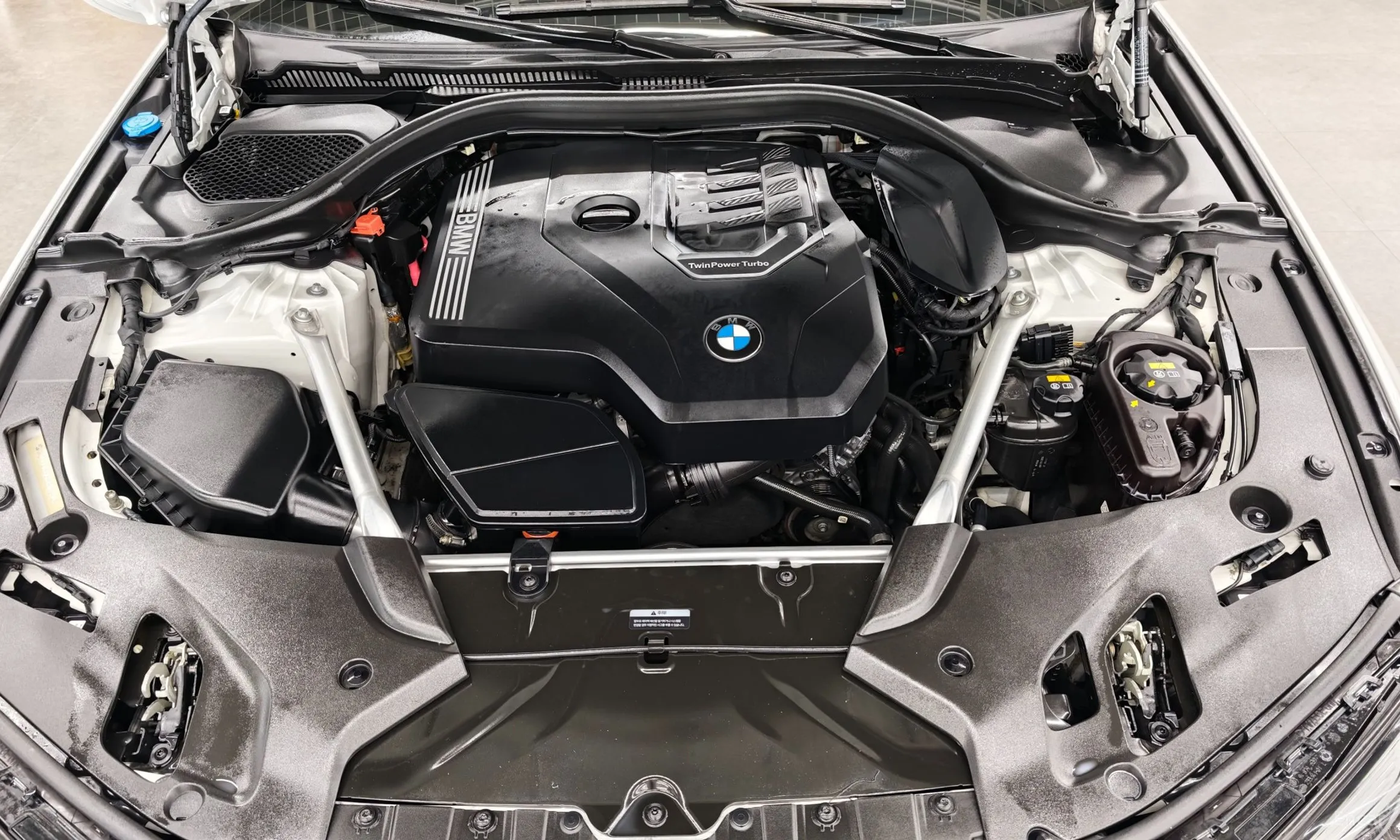 BMW 5 Series (G30) превью 6